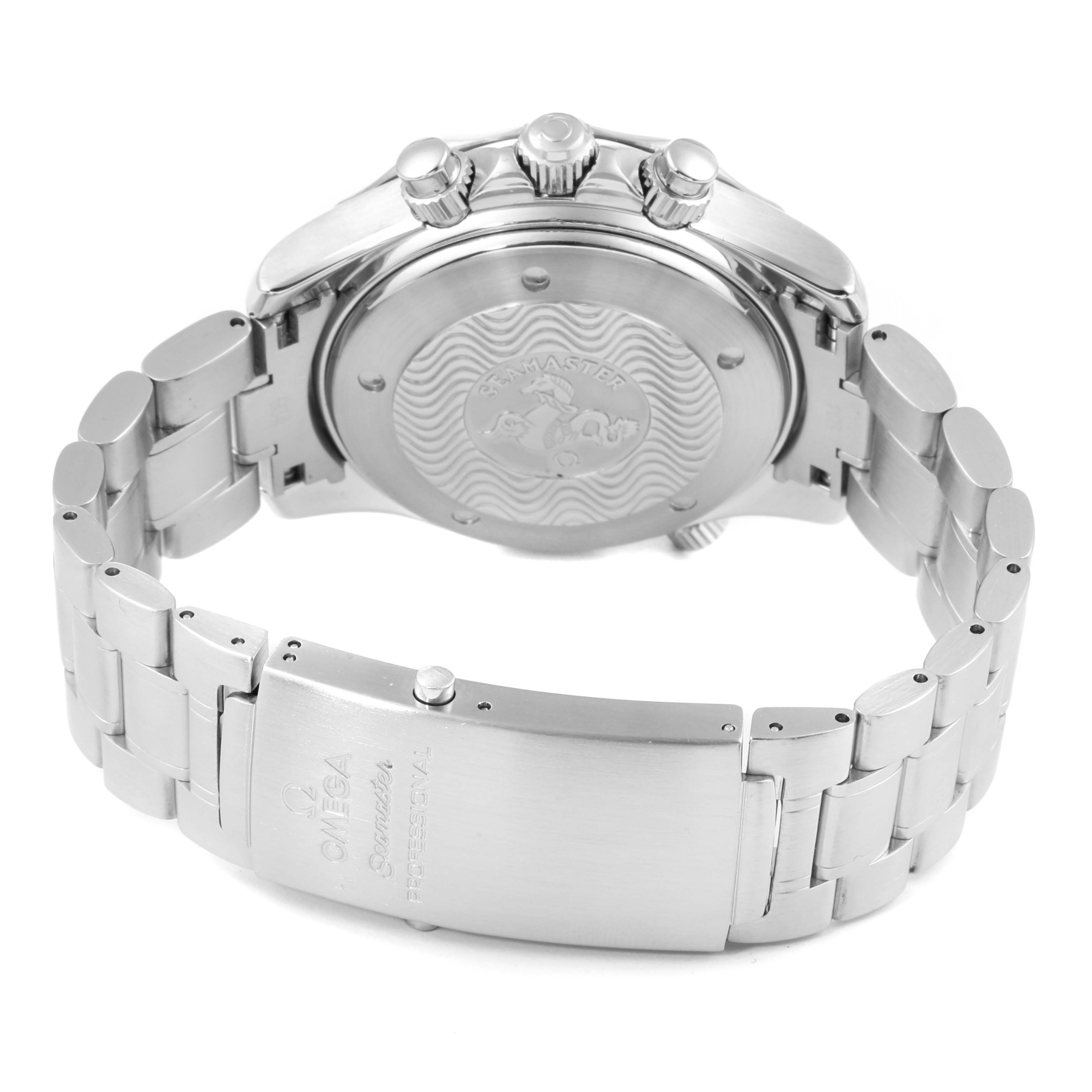 This image shows the back and clasp of the Omega Seamaster 2594.52.00 Men
s Stainless Steel Black Dial 2594.52.00 Men
s Stainless Steel Black Dial watch, highlighting its stainless steel bracelet and case back.