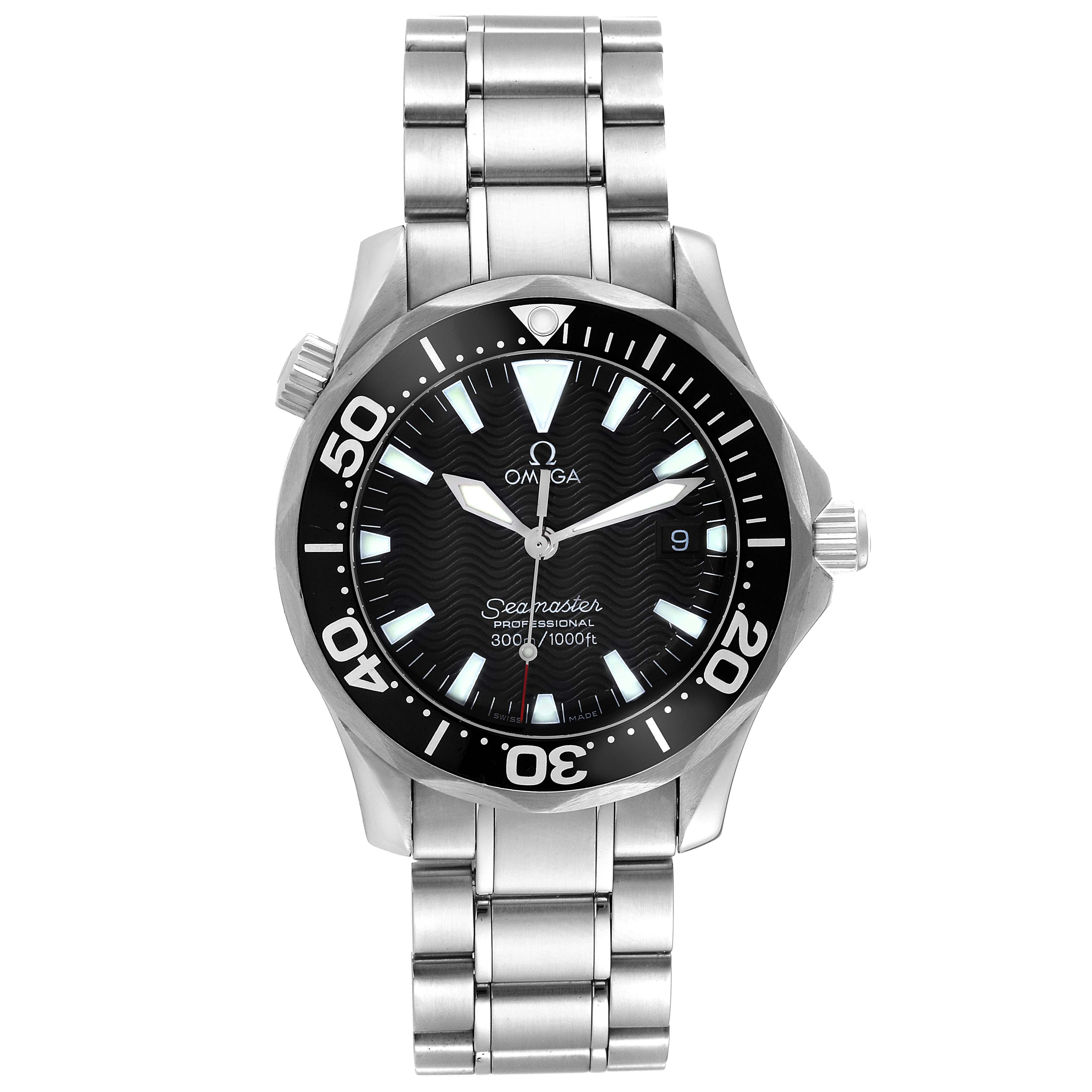 This image shows a front view of the Omega Seamaster 2262.50.00 Men
s Stainless Steel Black Dial 2262.50.00 Men
s Stainless Steel Black Dial watch, including its face, bezel, and stainless steel bracelet.
