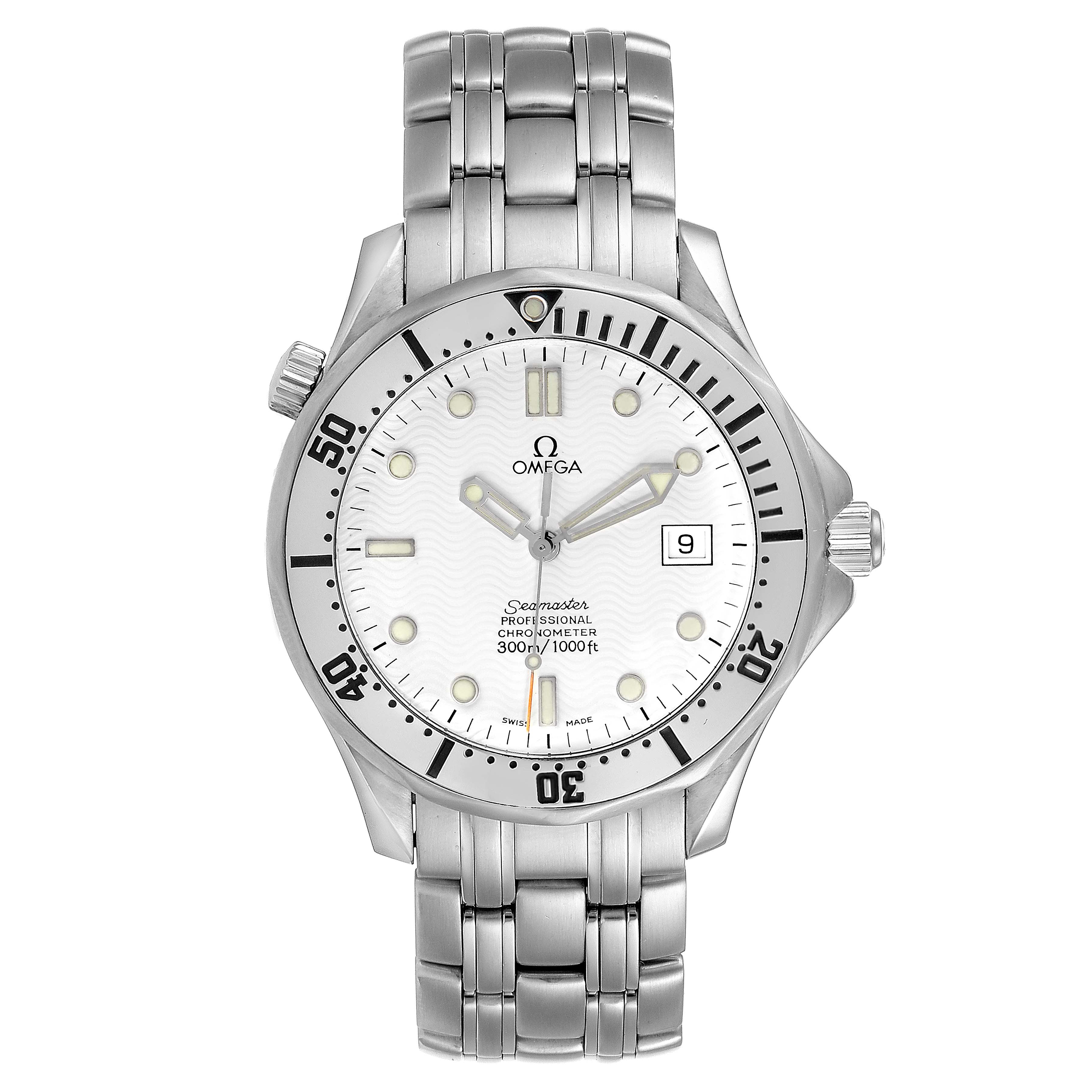 The image shows a frontal view of an Omega Seamaster 2532.20.00 Men
s Stainless Steel White Dial 2532.20.00 Men
s Stainless Steel White Dial watch, highlighting its dial, bezel, and stainless steel bracelet.