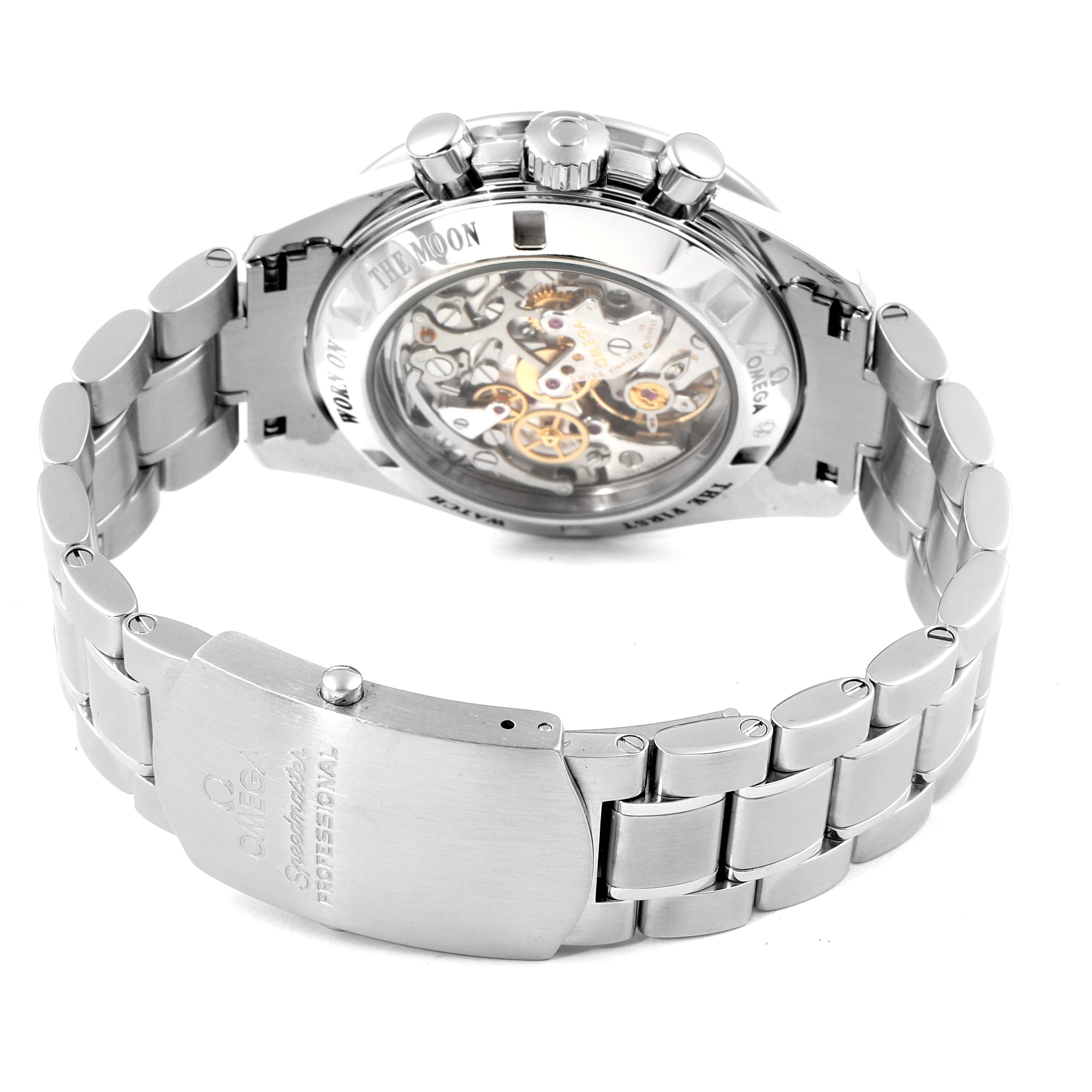 The image shows the back view of an Omega Speedmaster 3573.50.00 Men
s Stainless Steel Black Dial 3573.50.00 Men
s Stainless Steel Black Dial watch, highlighting its bracelet, clasp, and transparent case back.