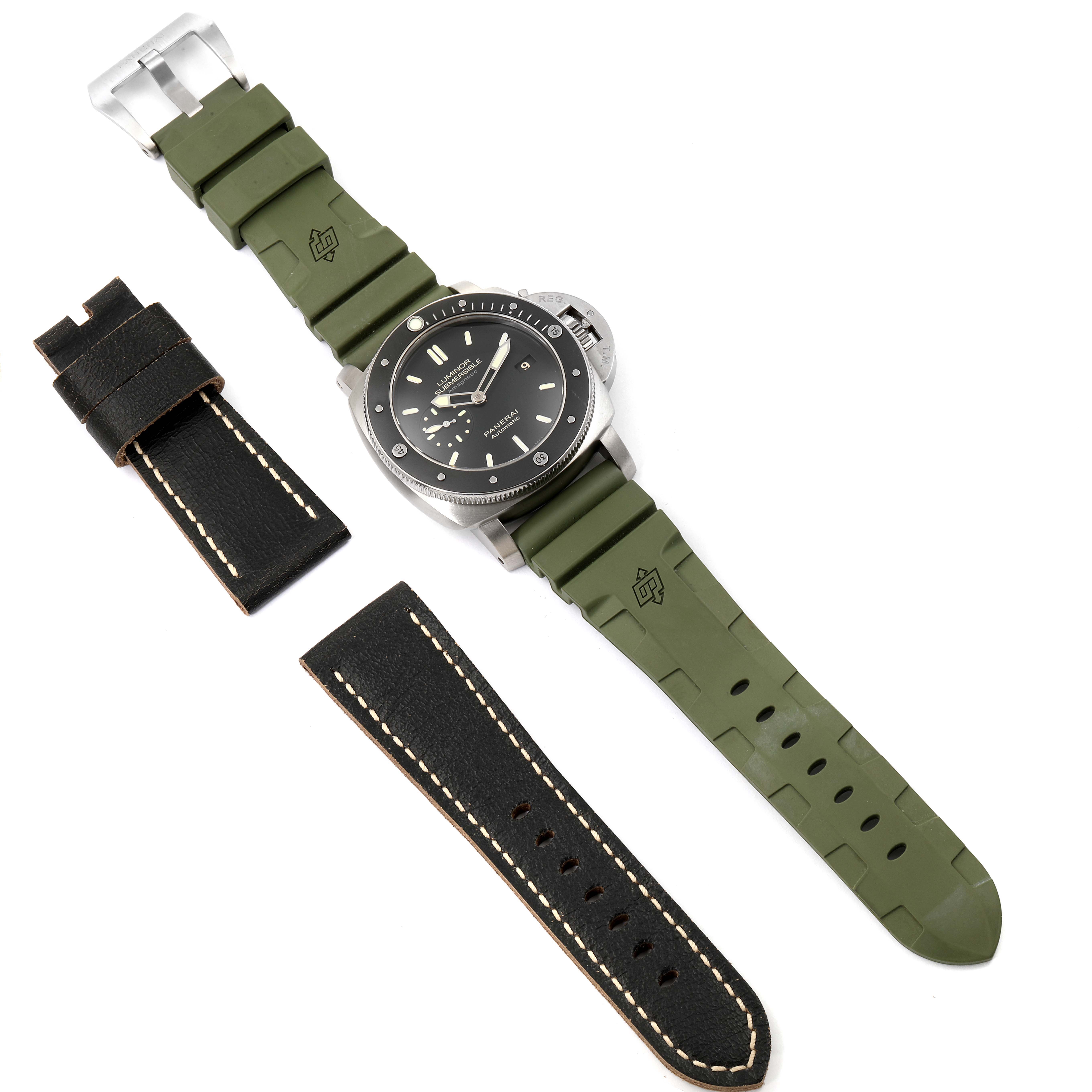 The image shows a Panerai Submersible PAM00389 Men's Titanium Black Dial PAM00389 Men's Titanium Black Dial watch with a green rubber strap, accompanied by a black leather strap set.