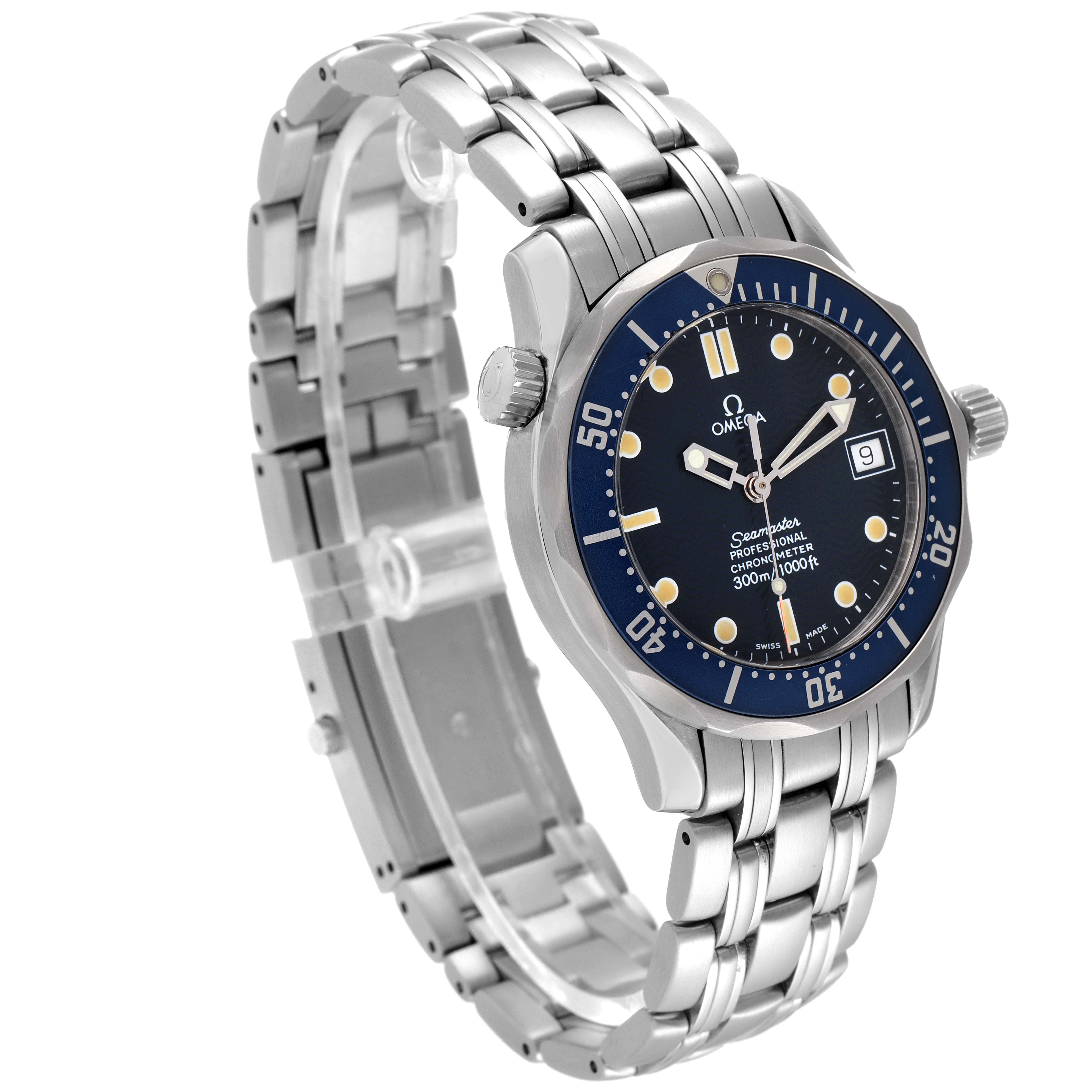 The angled view of the Omega Seamaster 2551.80.00 Men's Stainless Steel Blue Dial 2551.80.00 Men's Stainless Steel Blue Dial watch shows the dial, bezel, crown, date window, and stainless steel bracelet.