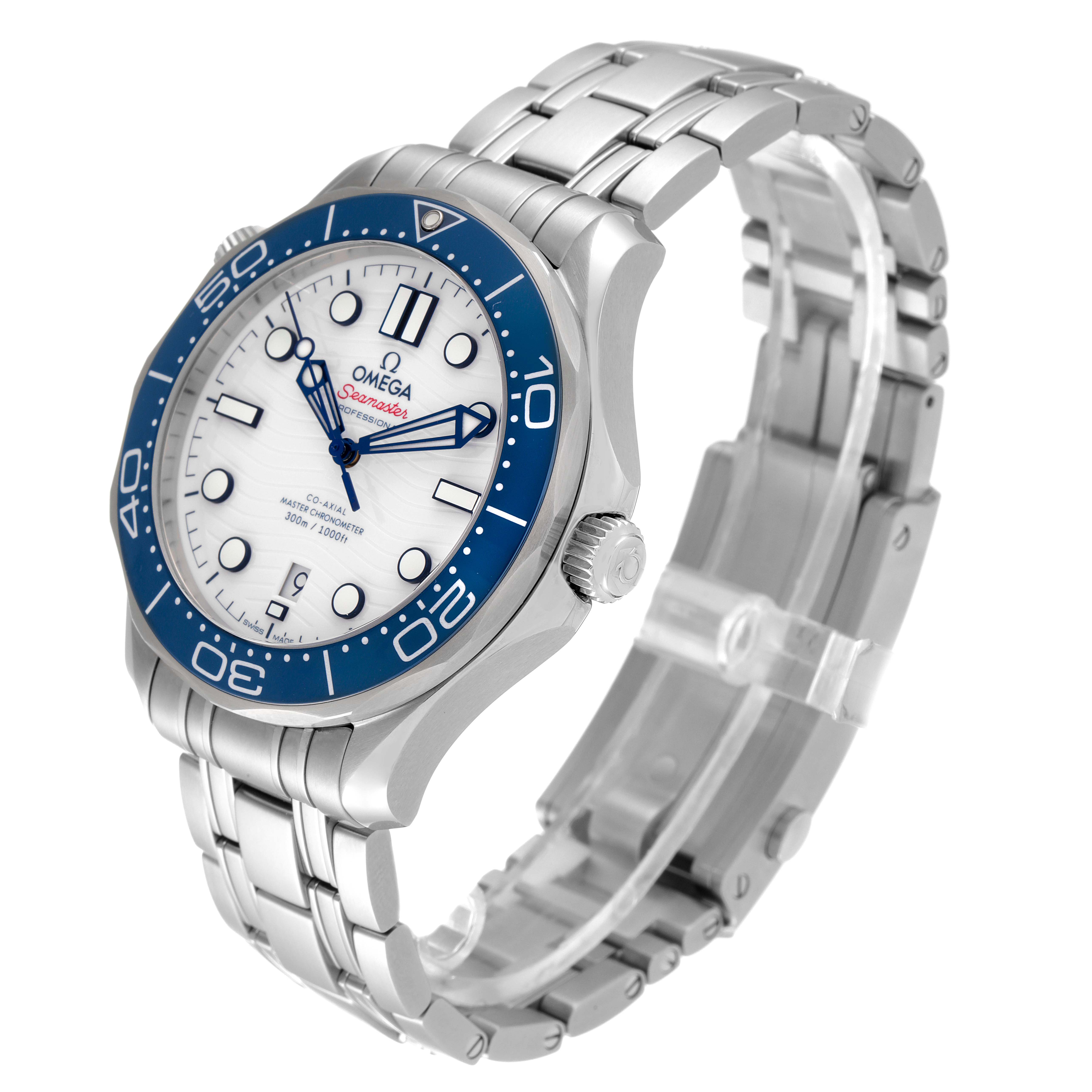 This image shows an angled view of an Omega Seamaster 522.30.42.20.04.001 Men's Stainless Steel White Dial 522.30.42.20.04.001 Men's Stainless Steel White Dial watch, highlighting its face, bezel, crown, and metal bracelet.