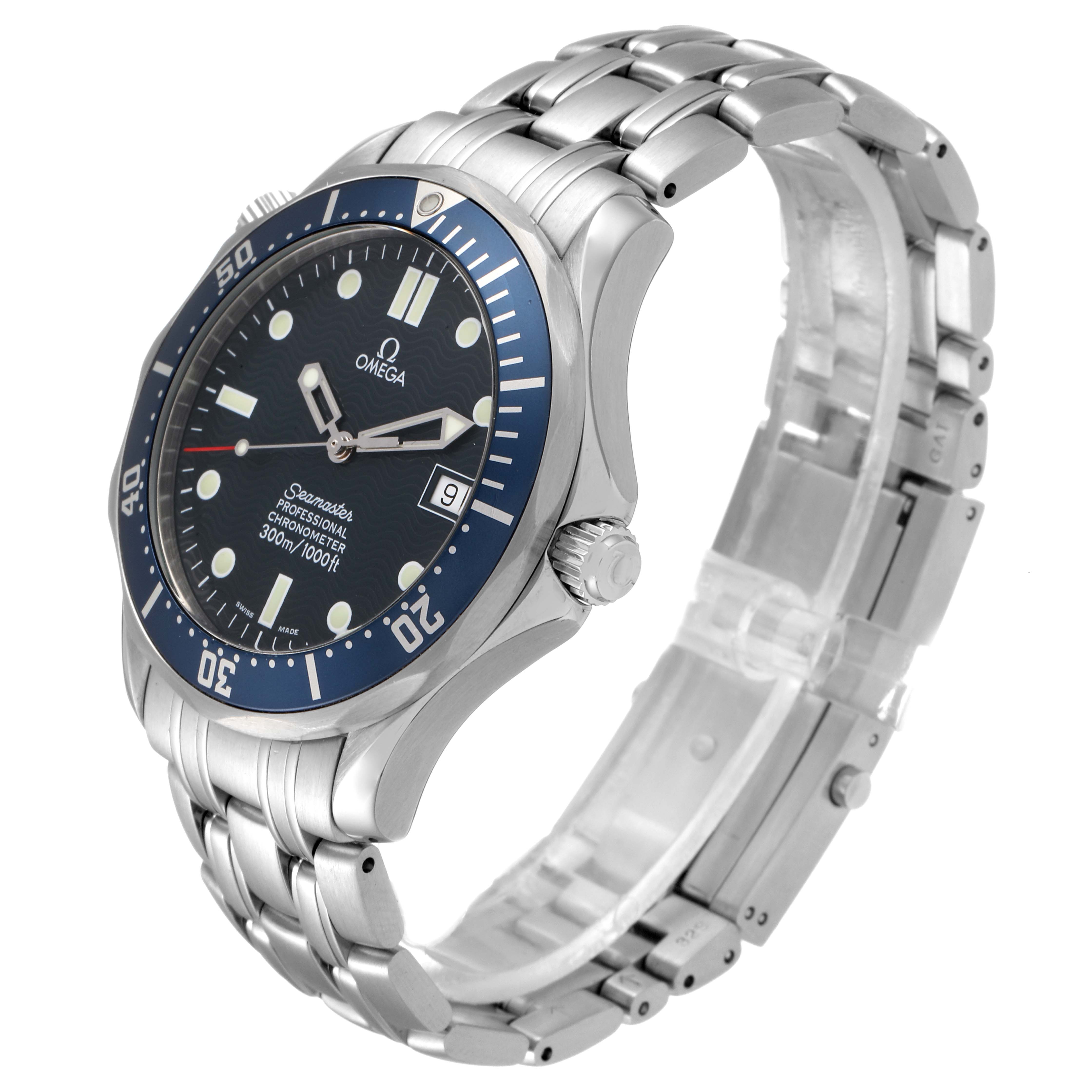 This image shows a side angle view of the Omega Seamaster 2531.80.00 Men
s Stainless Steel Blue Dial 2531.80.00 Men
s Stainless Steel Blue Dial watch, displaying the dial, bezel, and metal bracelet.