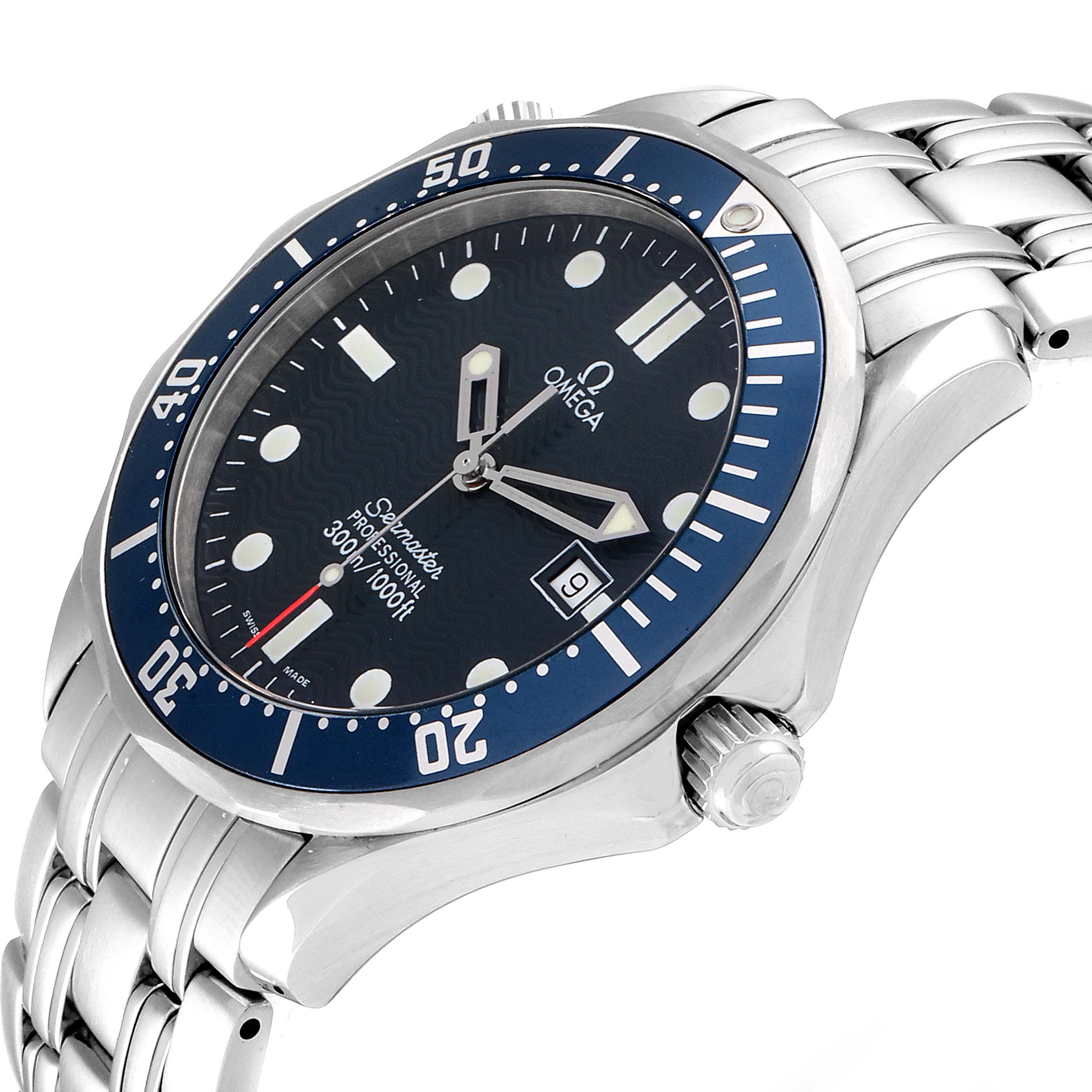 This image shows an angled view of the Omega Seamaster 2541.80.00 Men
s Stainless Steel Blue Dial 2541.80.00 Men
s Stainless Steel Blue Dial, highlighting its dial, bezel, crown, and part of the bracelet.