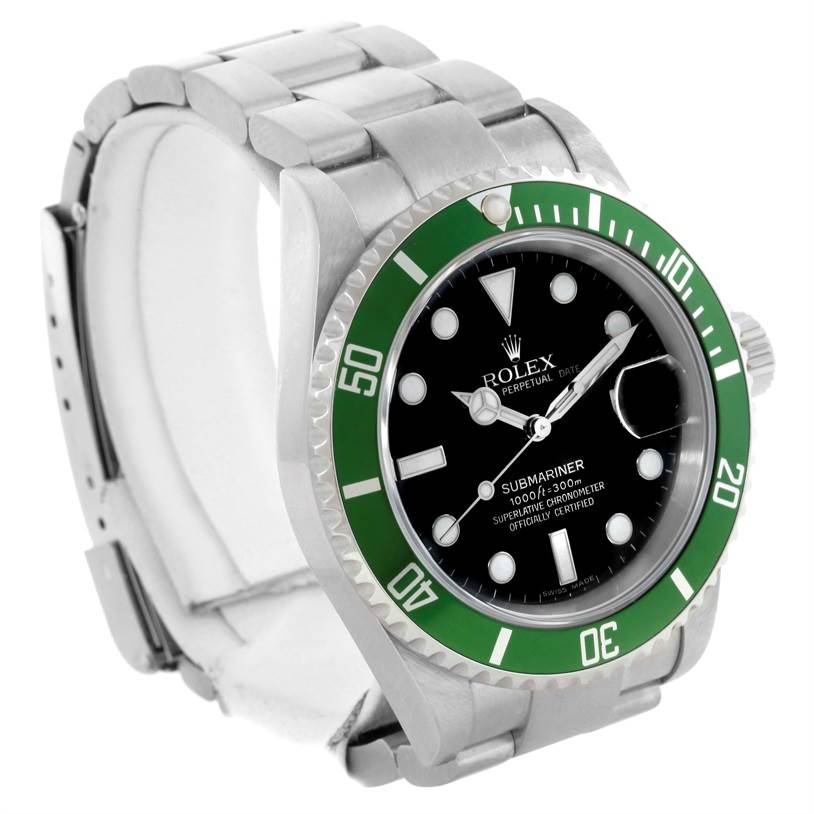 This image shows the front and side view of a Rolex Submariner 16610LV Men
s Stainless Steel Black Dial 16610LV Men
s Stainless Steel Black Dial watch, detailing the dial, bezel, and bracelet.