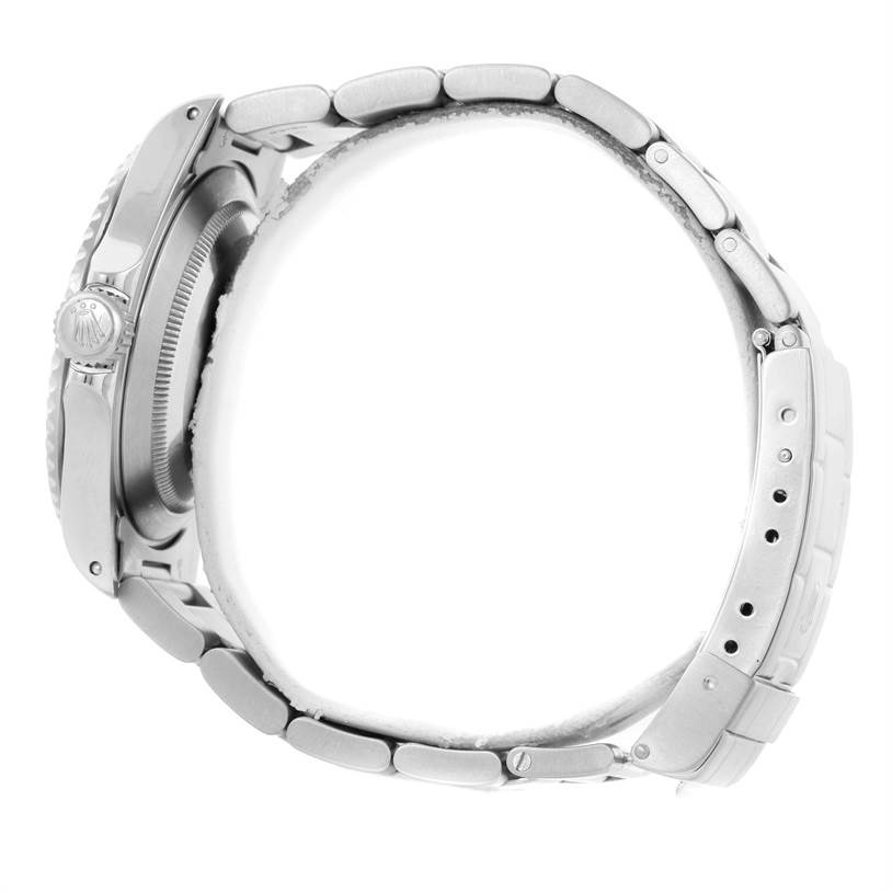 This image shows a side view of a Rolex Submariner 14060 Men
s Black Dial 14060 Men
s Black Dial watch, focusing on the band and case.