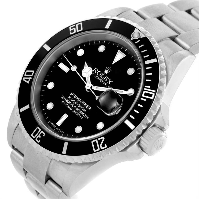 This image shows a close-up angle of a Rolex Submariner 16610 Men
s Stainless Steel Black Dial 16610 Men
s Stainless Steel Black Dial watch, focusing on the bezel, dial, and part of the bracelet.
