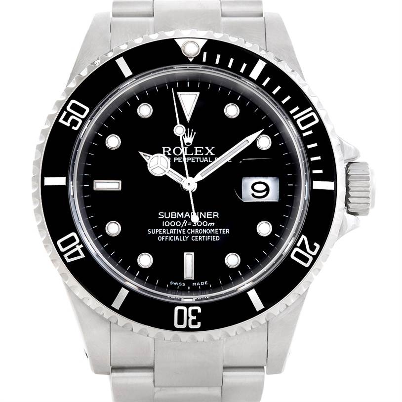 This image shows a front view of the Rolex Submariner 16610 Men
s Stainless Steel Black Dial 16610 Men
s Stainless Steel Black Dial watch, highlighting the face, bezel, crown, and bracelet.