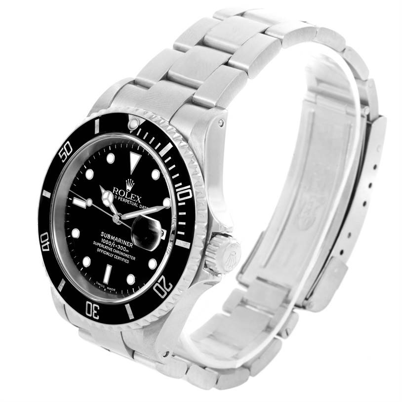 This Rolex Submariner 16610 Men
s Stainless Steel Black Dial 16610 Men
s Stainless Steel Black Dial watch is displayed at a side angle, showcasing the bezel, dial, bracelet, and clasp.