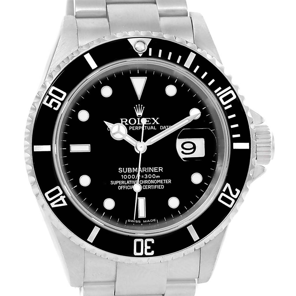 This image shows a front view of the Rolex Submariner 16610 Men
s Stainless Steel Black Dial 16610 Men
s Stainless Steel Black Dial, including its black dial, bezel, hands, and bracelet.