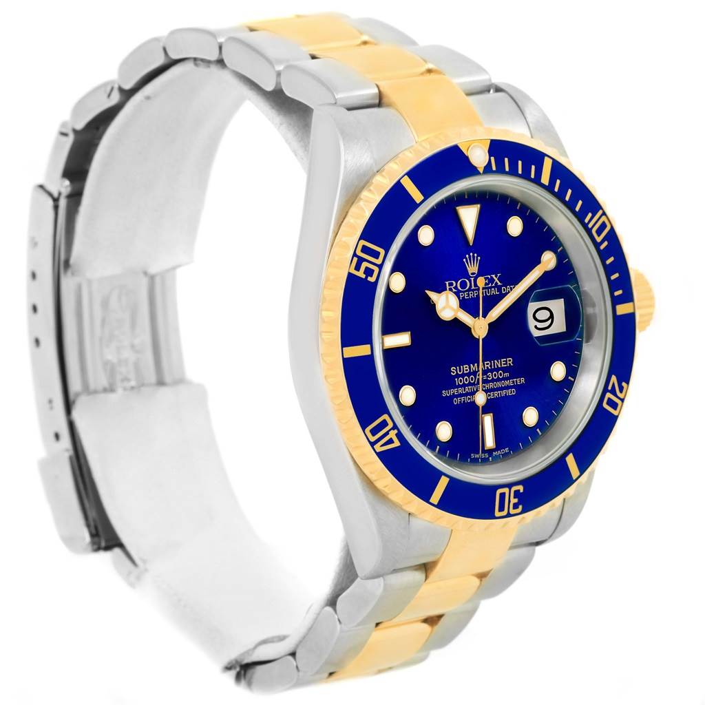 This image shows a side-angle view of a Rolex Submariner 16613 Men
s Steel and Gold (two tone) Blue Dial 16613 Men
s Steel and Gold (two tone) Blue Dial watch, highlighting its blue dial, bezel, and two-tone bracelet.