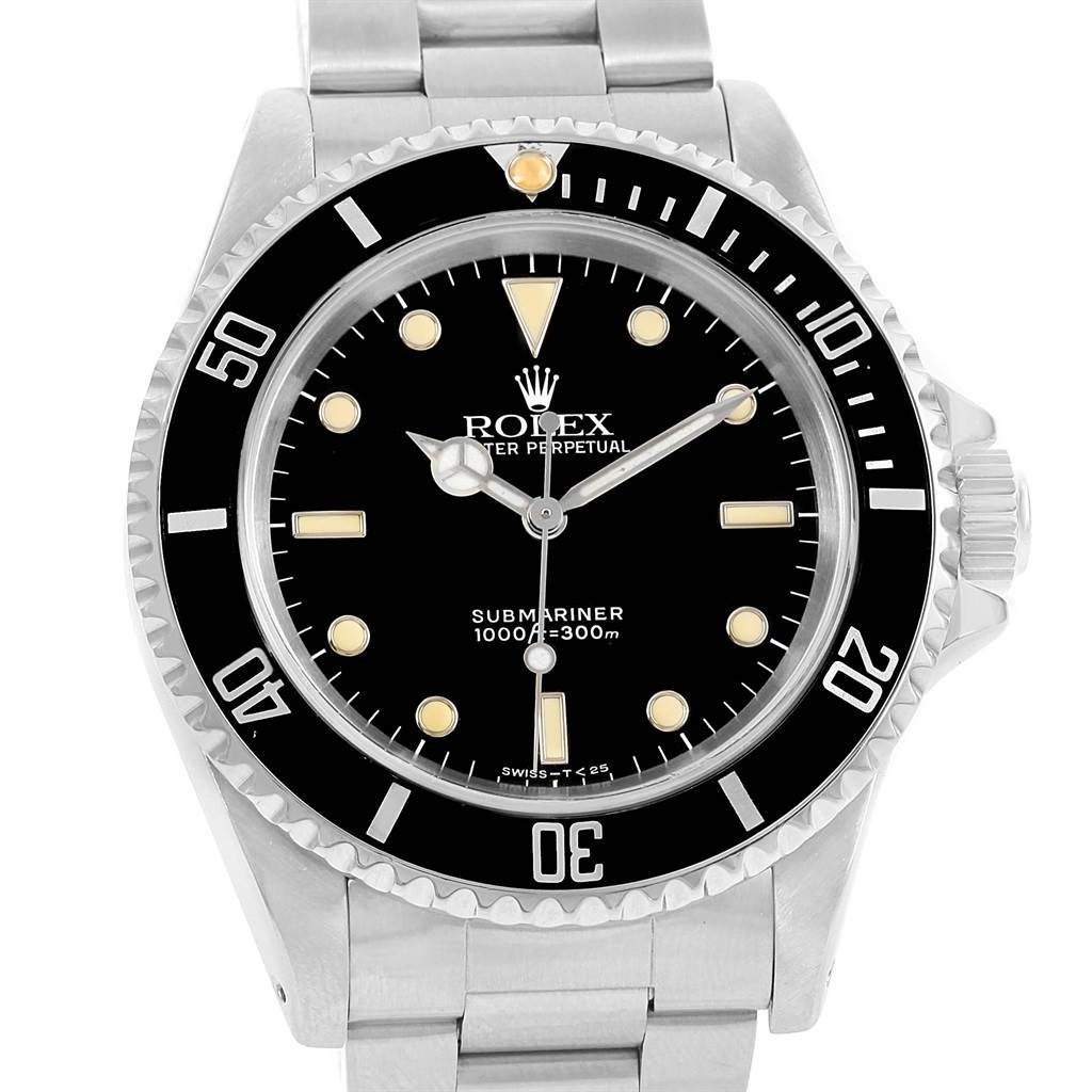 The image shows a front view of the Rolex Submariner 14060 Men
s Stainless Steel Black Dial 14060 Men
s Stainless Steel Black Dial watch, showcasing its black dial, bezel, and stainless steel bracelet.