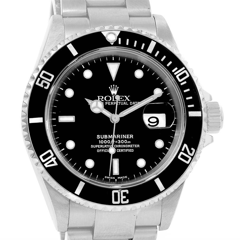 The image shows a front view of the Rolex Submariner 16610 Men
s Stainless Steel Black Dial 16610 Men
s Stainless Steel Black Dial watch, highlighting the dial, bezel, crown, and bracelet.