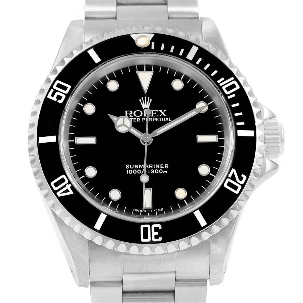 This image shows a frontal view of a Rolex Submariner 14060 Men
s Stainless Steel Black Dial 14060 Men
s Stainless Steel Black Dial watch, featuring the bezel, dial, hands, and bracelet.