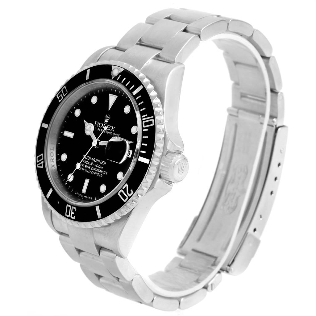 The image shows a side angle of the Rolex Submariner 16610 Men
s Stainless Steel Black Dial 16610 Men
s Stainless Steel Black Dial watch, displaying the case, bezel, dial, and bracelet.