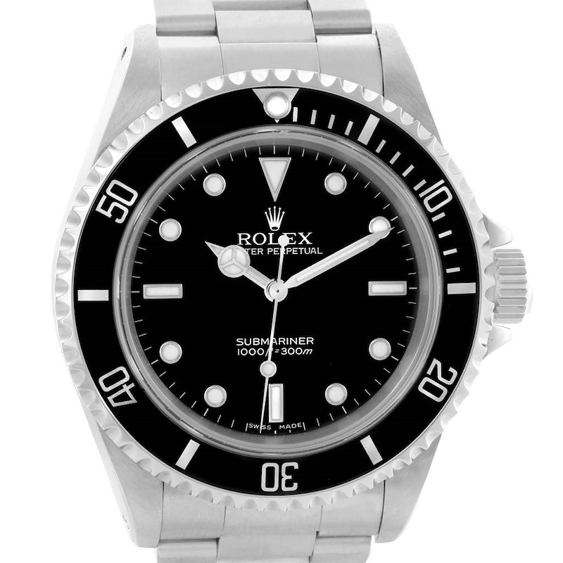 The image shows a frontal view of a Rolex Submariner watch featuring the dial, bezel, and part of the bracelet.