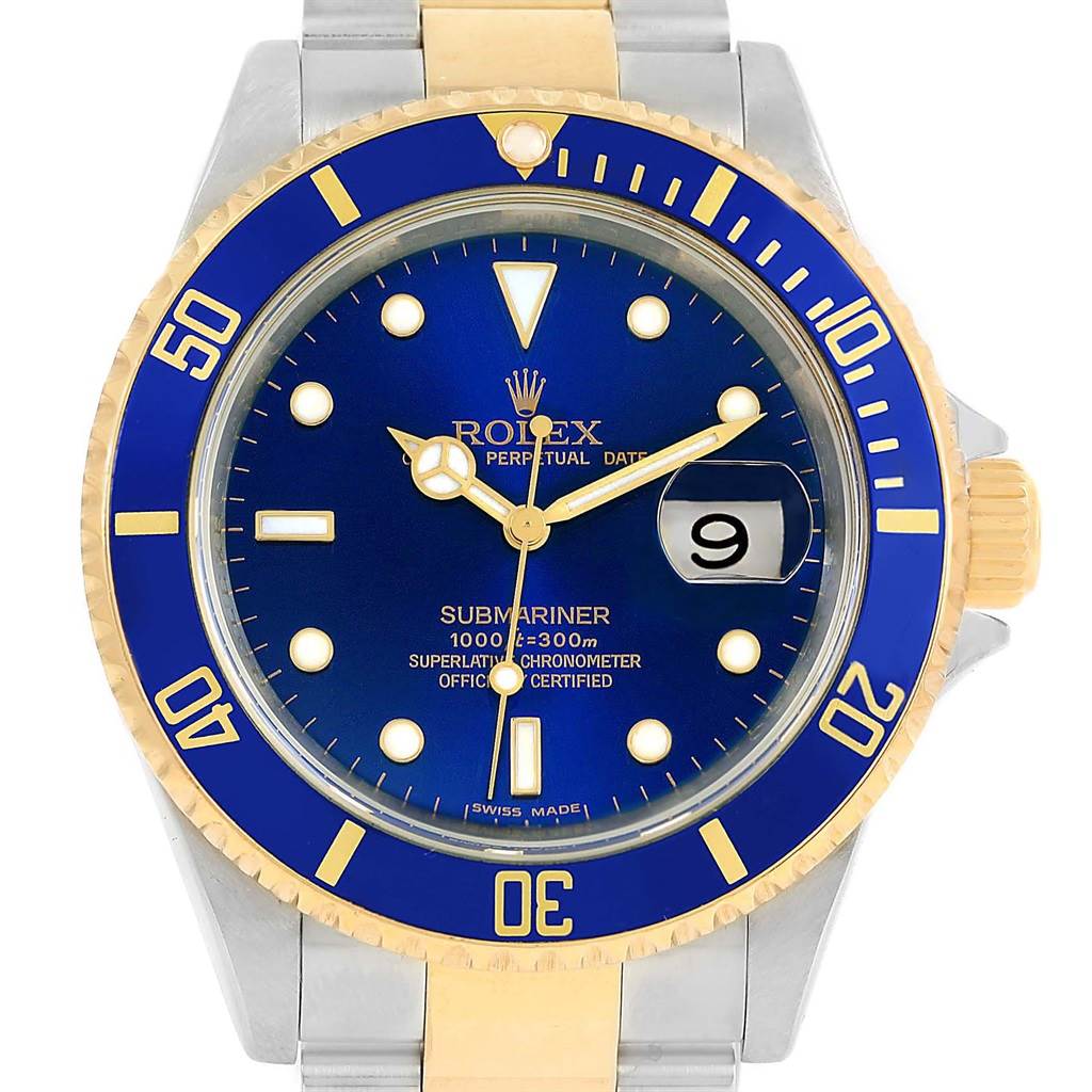 This is a front view of the Rolex Submariner 16613 Men's Steel and Gold (two tone) Blue Dial 16613 Men's Steel and Gold (two tone) Blue Dial showing its dial, bezel, hands, bracelet, and date window.