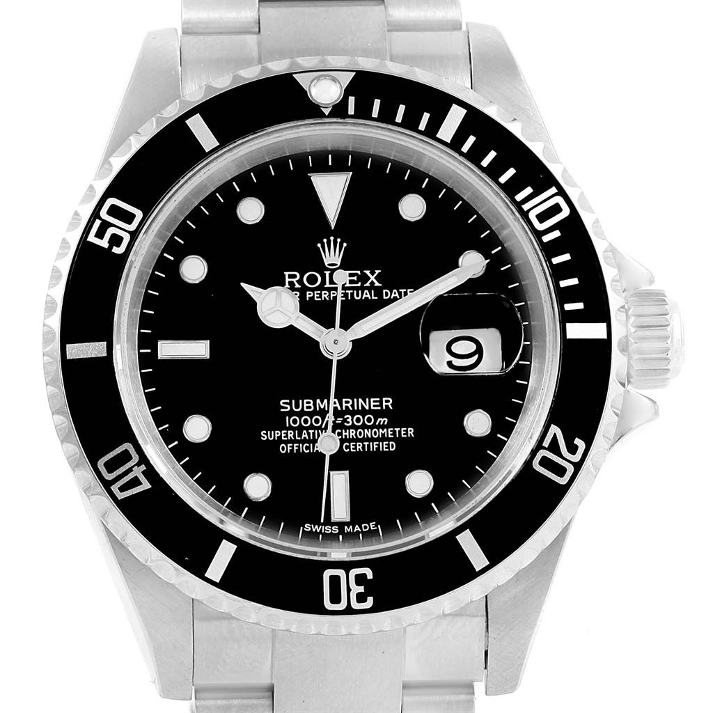 The image shows the front view of a Rolex Submariner 16610 Men
s Stainless Steel Black Dial 16610 Men
s Stainless Steel Black Dial watch, displaying its bezel, dial, hands, and date window.