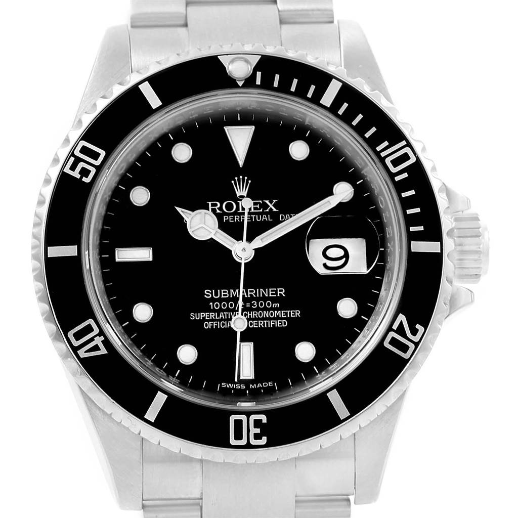 The Rolex Submariner 16610 Men
s Stainless Steel Black Dial 16610 Men
s Stainless Steel Black Dial watch is shown from the front, displaying the dial, bezel, hands, date, and part of the bracelet.
