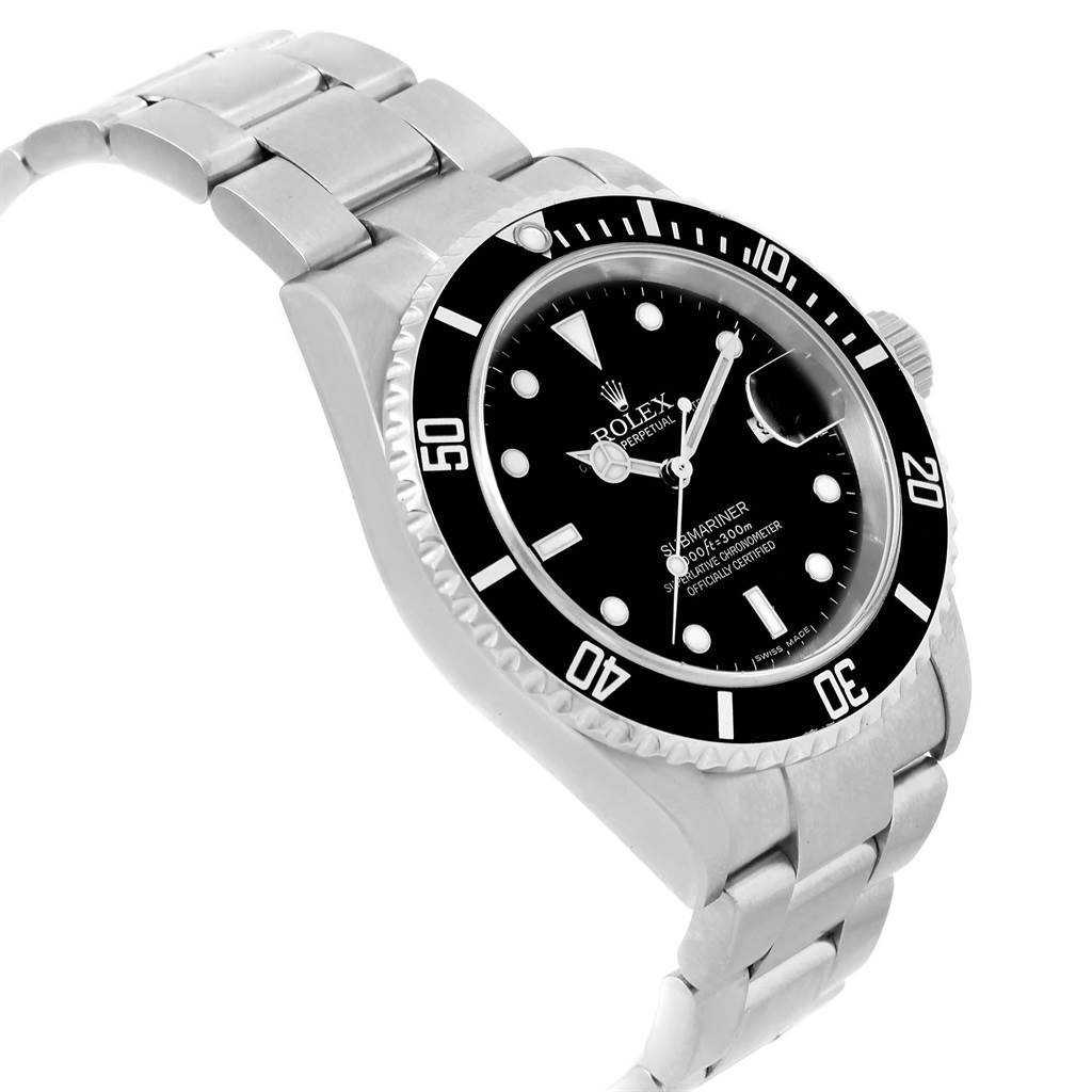 This image shows a side profile of a Rolex Submariner 16610 Men's Stainless Steel Black Dial 16610 Men's Stainless Steel Black Dial watch, highlighting the bracelet, bezel, and face.