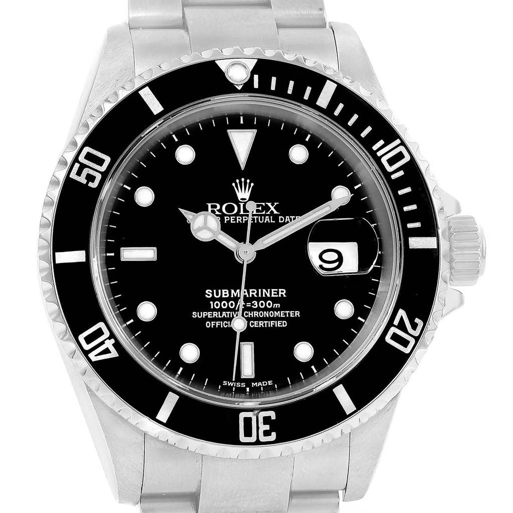 This image shows a front view of the Rolex Submariner 16610 Men's Stainless Steel Black Dial 16610 Men's Stainless Steel Black Dial watch, detailing its black dial, bezel, and stainless steel bracelet.
