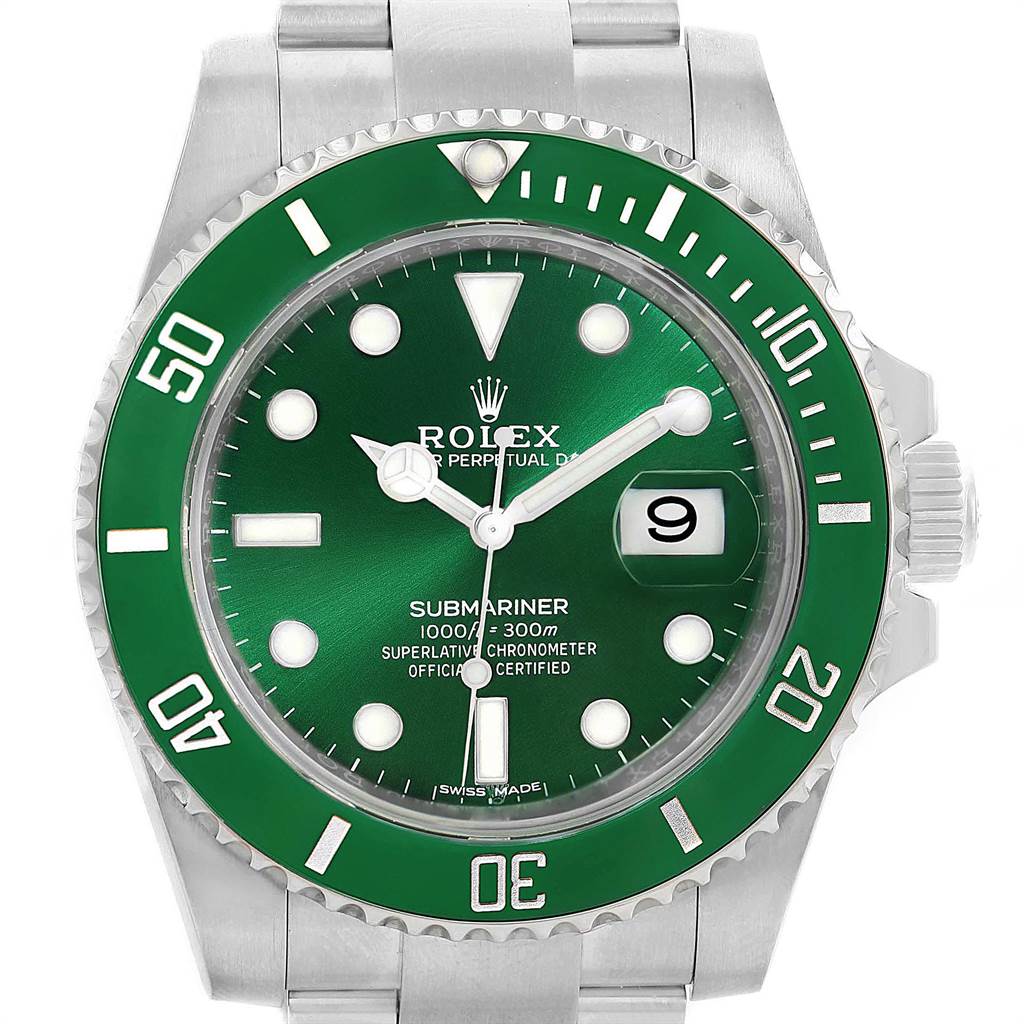 This image shows the front view of the green dial and bezel of the Rolex Submariner 116610LV Men's Stainless Steel Green Dial 116610LV Men's Stainless Steel Green Dial watch, including the crown and bracelet.