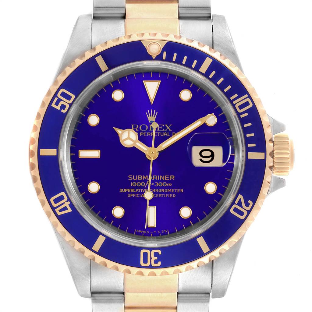 The image shows a frontal view of a Rolex Submariner 16613 Men's Steel and Gold (two tone) Blue Dial 16613 Men's Steel and Gold (two tone) Blue Dial watch with a blue dial and a two-tone bracelet.