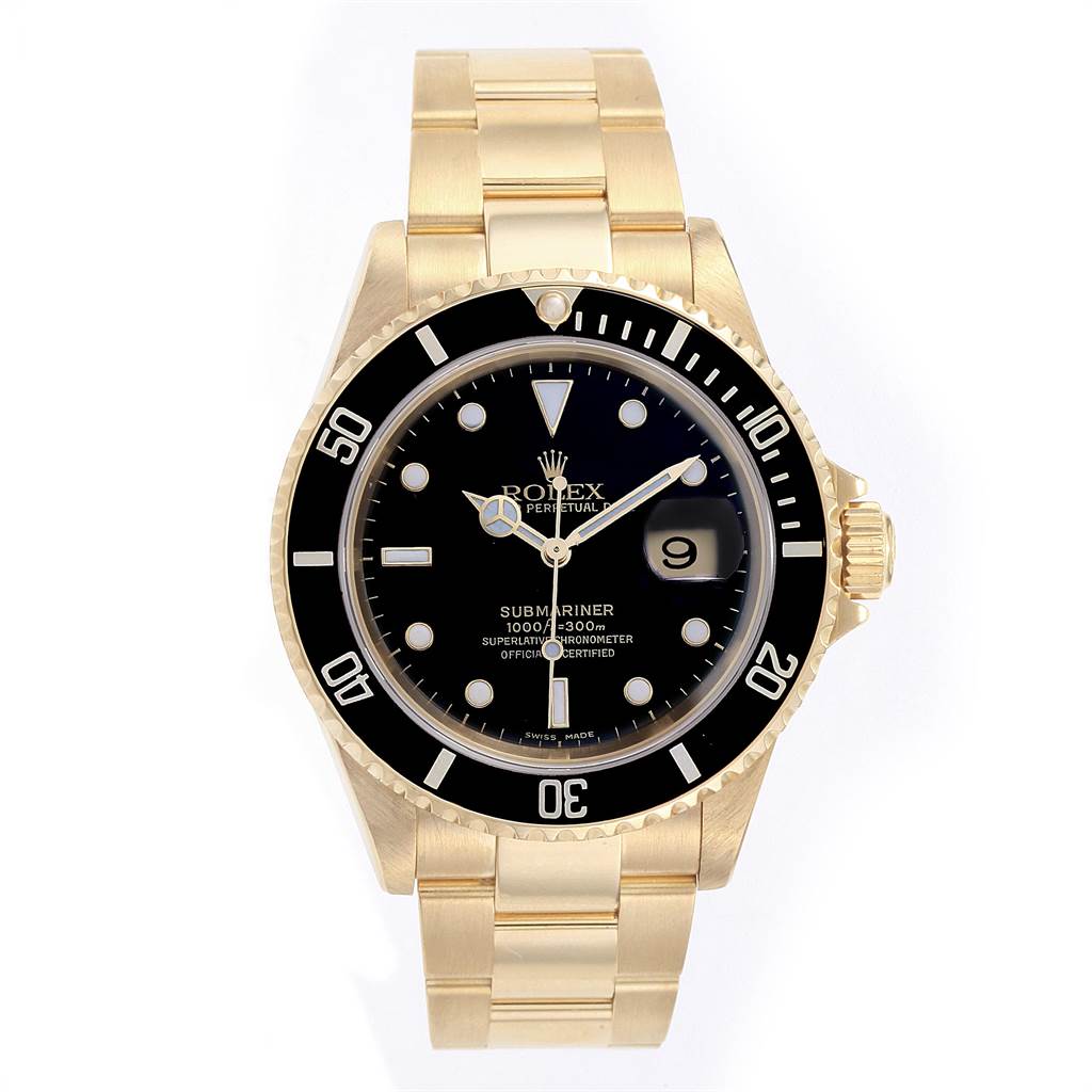 The image shows a front view of a Rolex Submariner 16618 Men
s Yellow Gold Black Dial 16618 Men
s Yellow Gold Black Dial watch, displaying its black dial, gold bracelet, and date window.