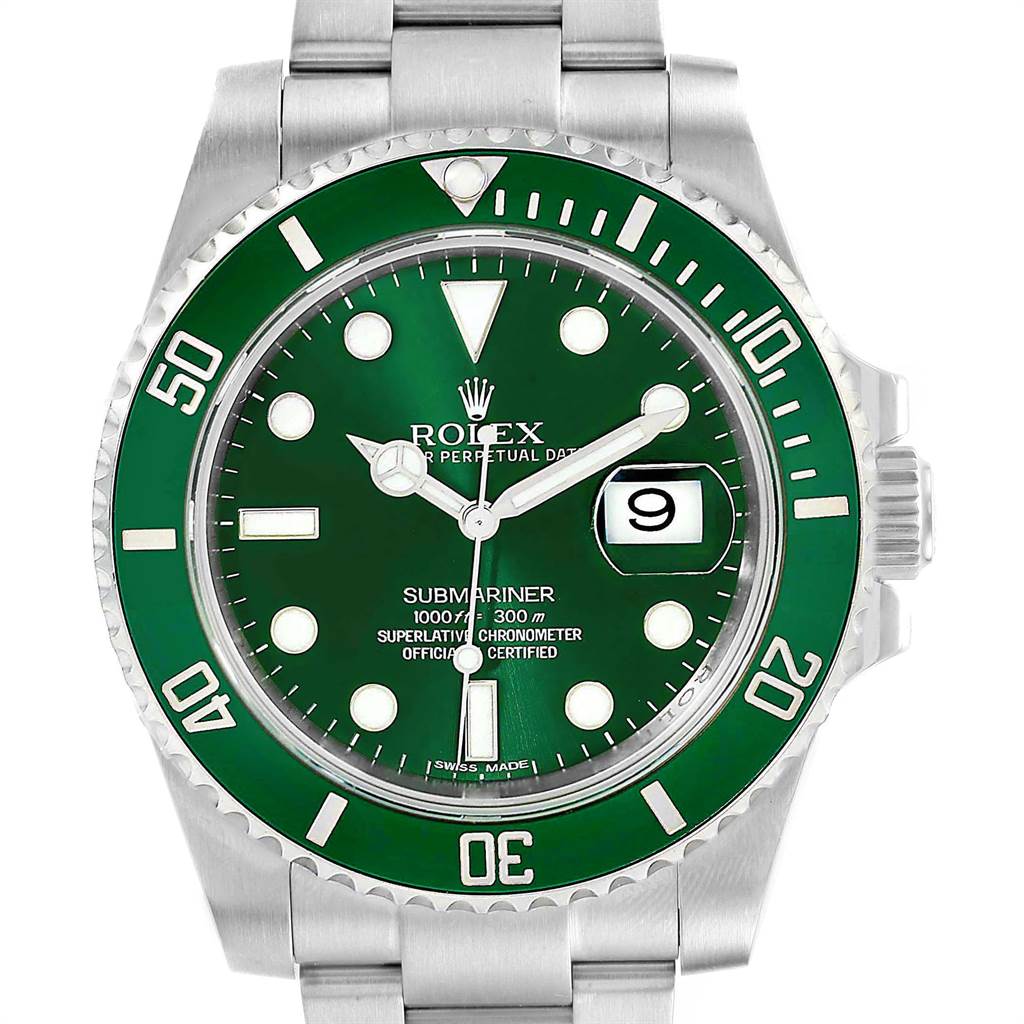 This image shows a front view of a Rolex Submariner 116610LV Men
s Stainless Steel Green Dial 116610LV Men
s Stainless Steel Green Dial watch featuring a green dial and bezel with a date display at 3 o
clock.