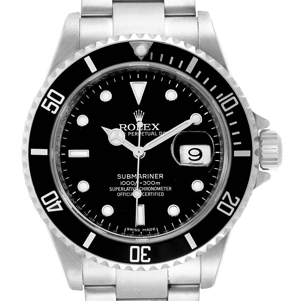 The image shows a front view of the Rolex Submariner 16610 Men
s Stainless Steel Black Dial 16610 Men
s Stainless Steel Black Dial watch, featuring its black dial, bezel, and bracelet.