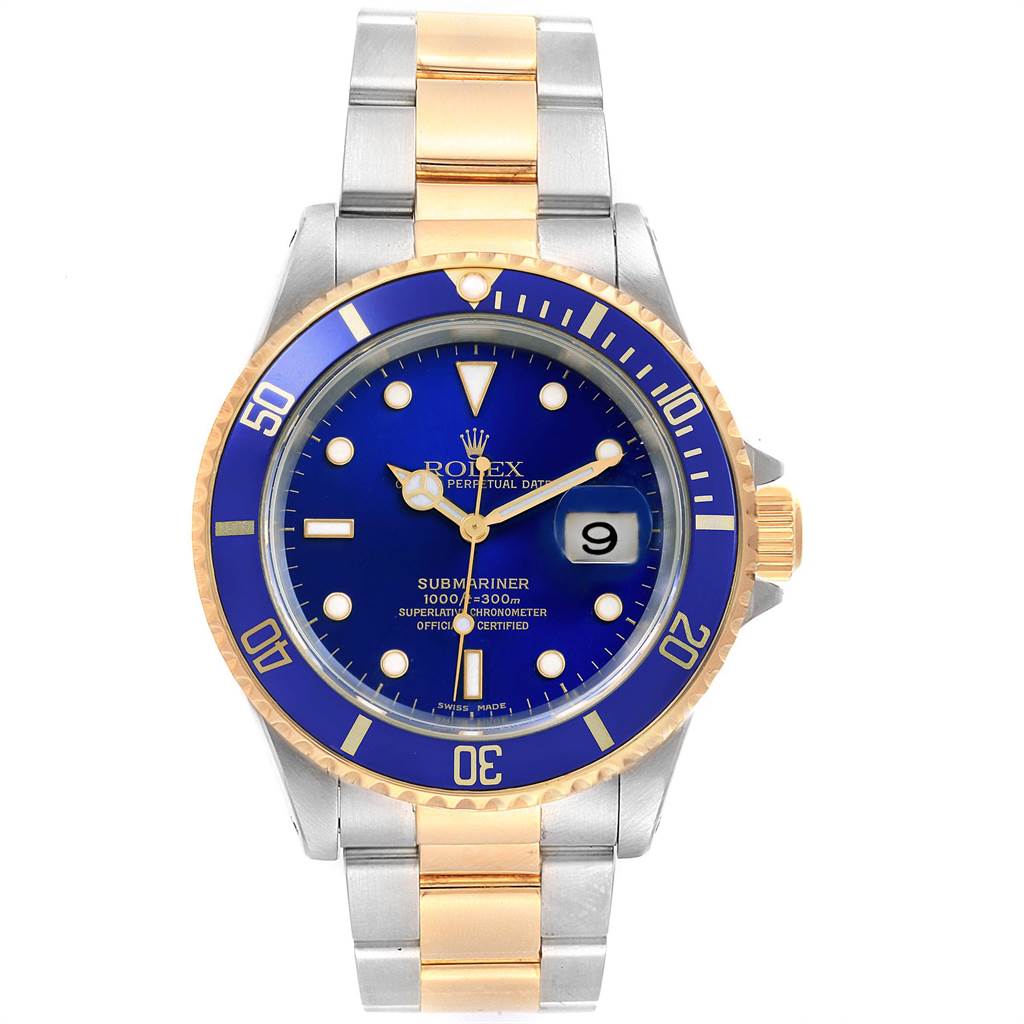 The image shows a frontal view of a Rolex Submariner 16613 Men
s Steel and Gold (two tone) Blue Dial 16613 Men
s Steel and Gold (two tone) Blue Dial watch, featuring its face, bezel, and bracelet.
