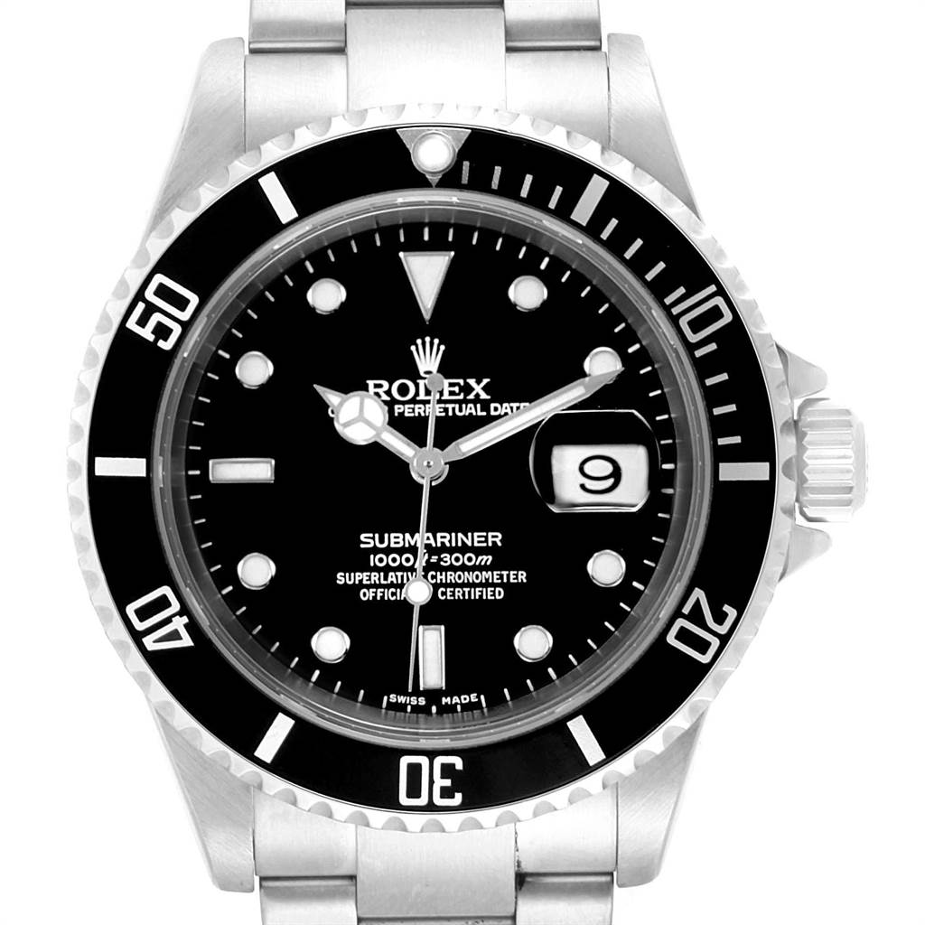 The image shows a front view of the Rolex Submariner 16610 Men
s Stainless Steel Black Dial 16610 Men
s Stainless Steel Black Dial watch, highlighting the dial, bezel, and part of the bracelet.