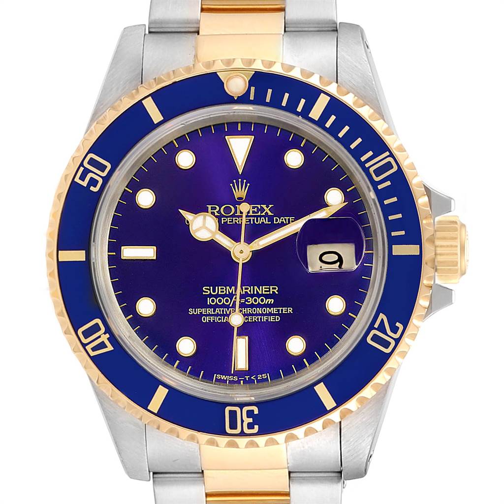This angle shows the Rolex Submariner 16613 Men
s Steel and Gold (two tone) Blue Dial 16613 Men
s Steel and Gold (two tone) Blue Dial watch face, bezel, dial, hands, crown, and part of the bracelet.