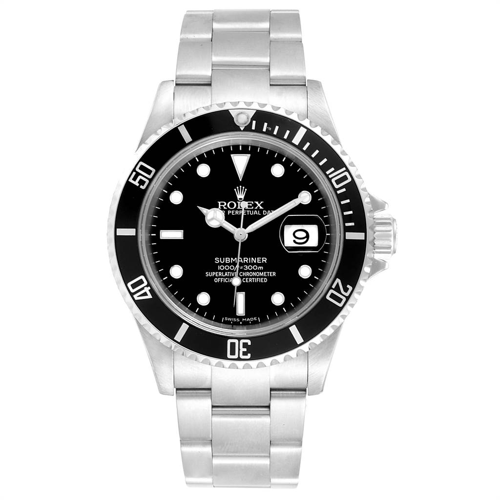 The image shows a front view of a Rolex Submariner 16610 Men
s Stainless Steel Black Dial 16610 Men
s Stainless Steel Black Dial watch, highlighting its dial, bezel, and bracelet.