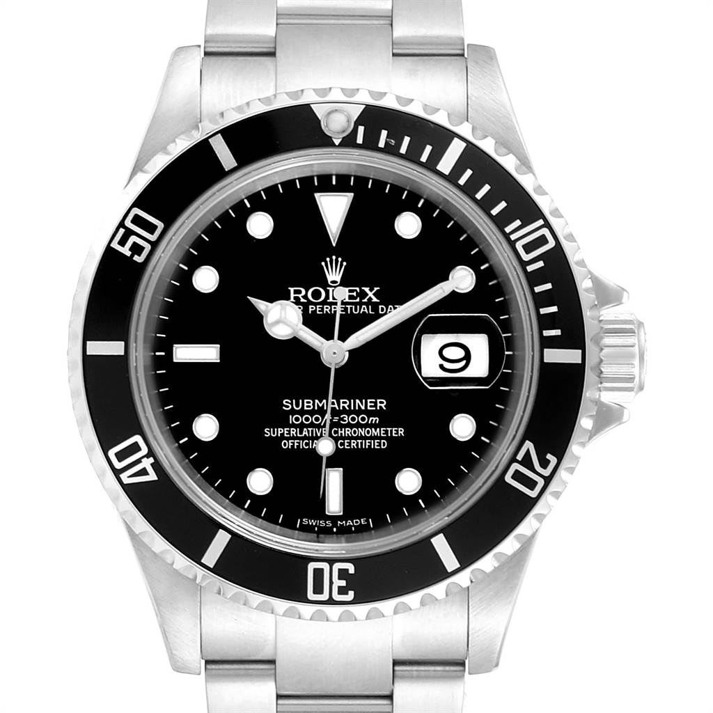 This image shows a Rolex Submariner 16610 Men
s Stainless Steel Black Dial 16610 Men
s Stainless Steel Black Dial watch from a front angle, featuring its dial, date window, bezel, and bracelet.