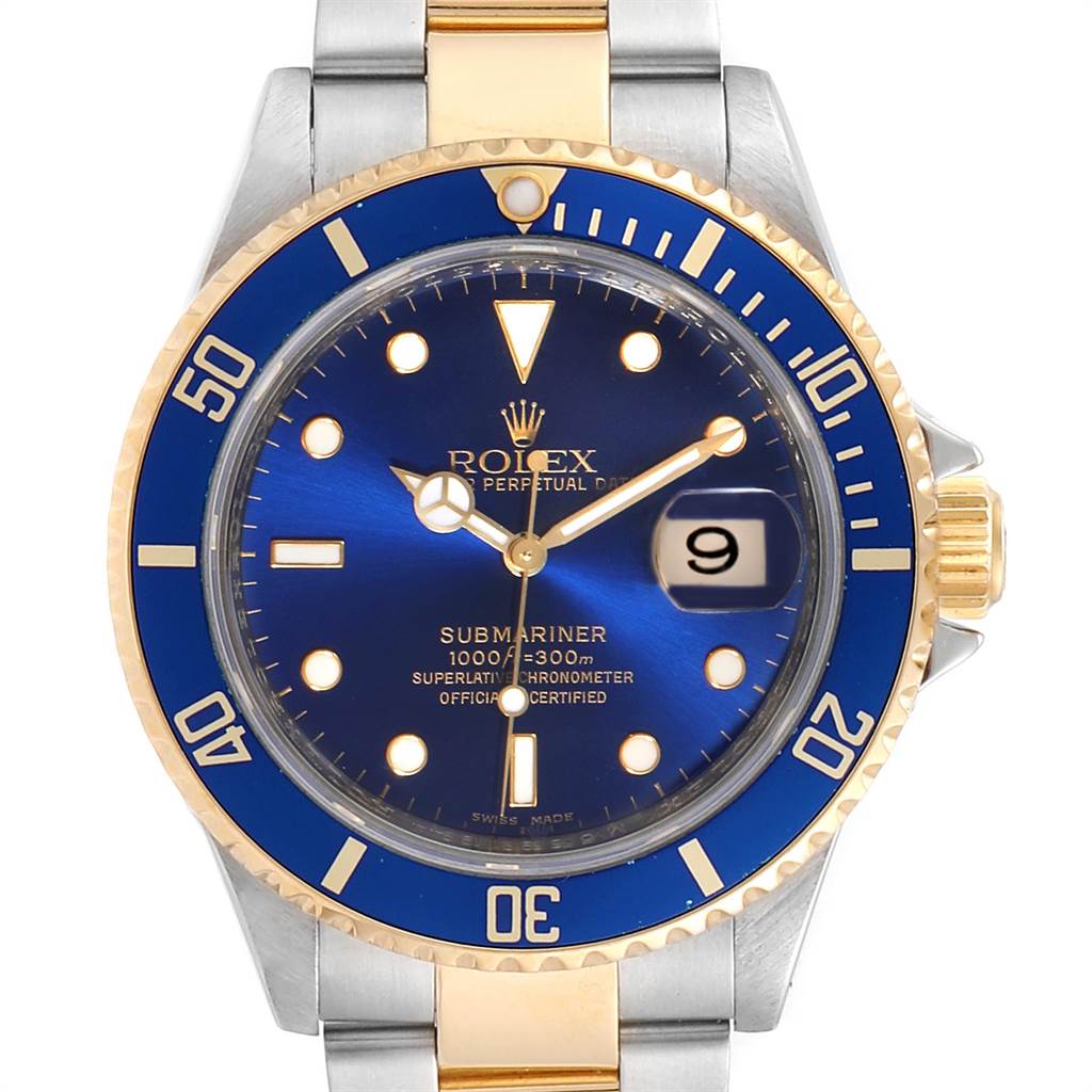 This image shows a front view of a Rolex Submariner 16613 Men
s Steel and Gold (two tone) Blue Dial 16613 Men
s Steel and Gold (two tone) Blue Dial watch, highlighting its blue dial, bezel, and stainless steel and gold bracelet.