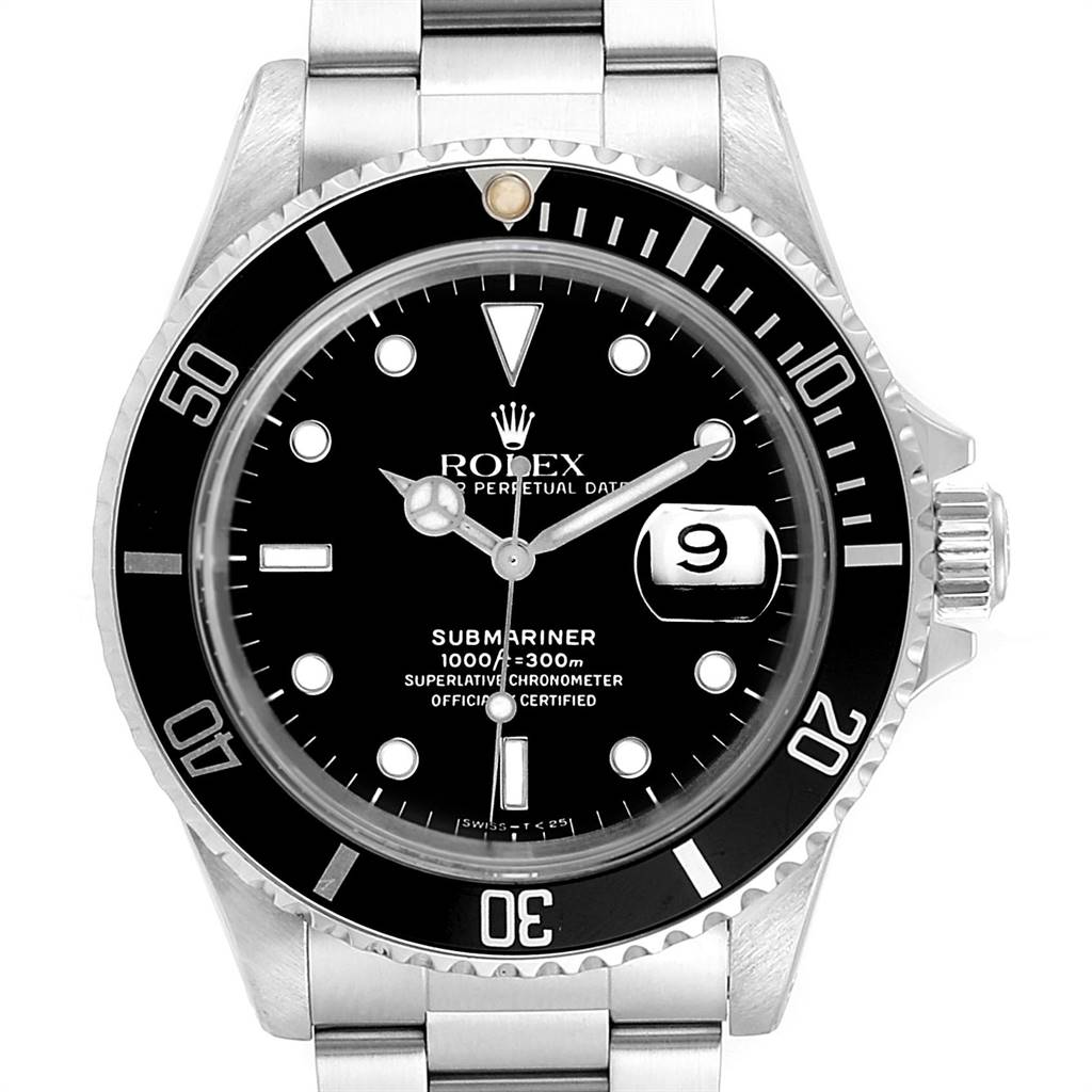 The image shows a front view of the Rolex Submariner 16610 Men
s Stainless Steel Black Dial 16610 Men
s Stainless Steel Black Dial watch, highlighting its dial, bezel, and bracelet.
