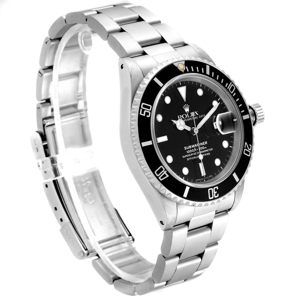 This image shows a side and slightly angled view of the Rolex Submariner 16610 Men
s Stainless Steel Black Dial 16610 Men
s Stainless Steel Black Dial watch, displaying the dial, bezel, and bracelet.