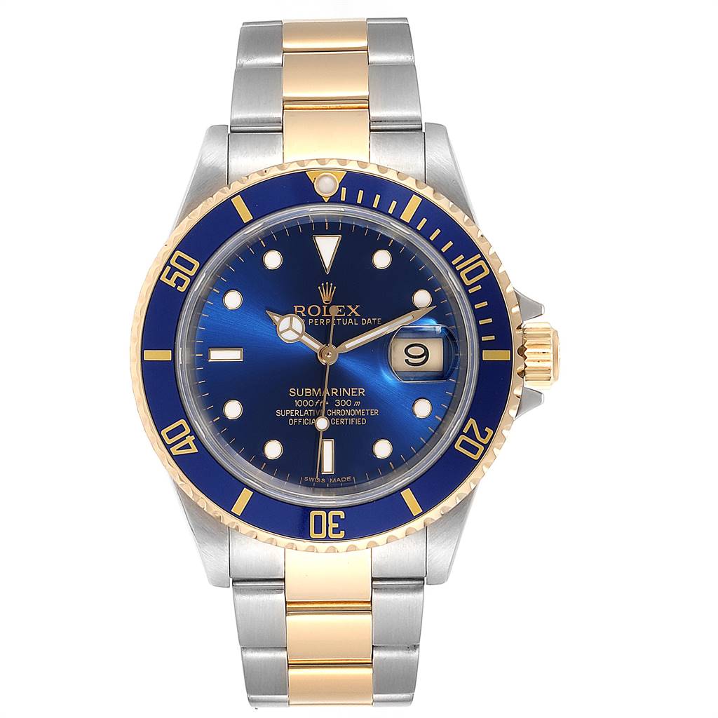 This Rolex Submariner 16613 Men's Steel and Gold (two tone) Blue Dial 16613 Men's Steel and Gold (two tone) Blue Dial is shown from the front, highlighting its dial, bezel, and two-tone bracelet.