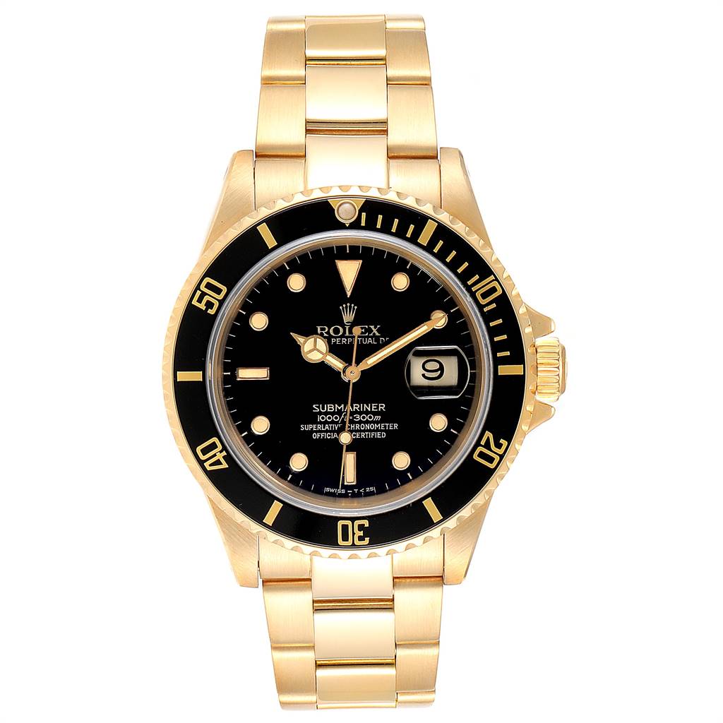 The image shows a front view of the Rolex Submariner 16618 Men
s Yellow Gold Black Dial 16618 Men
s Yellow Gold Black Dial watch, highlighting its gold bracelet, black dial, and bezel.