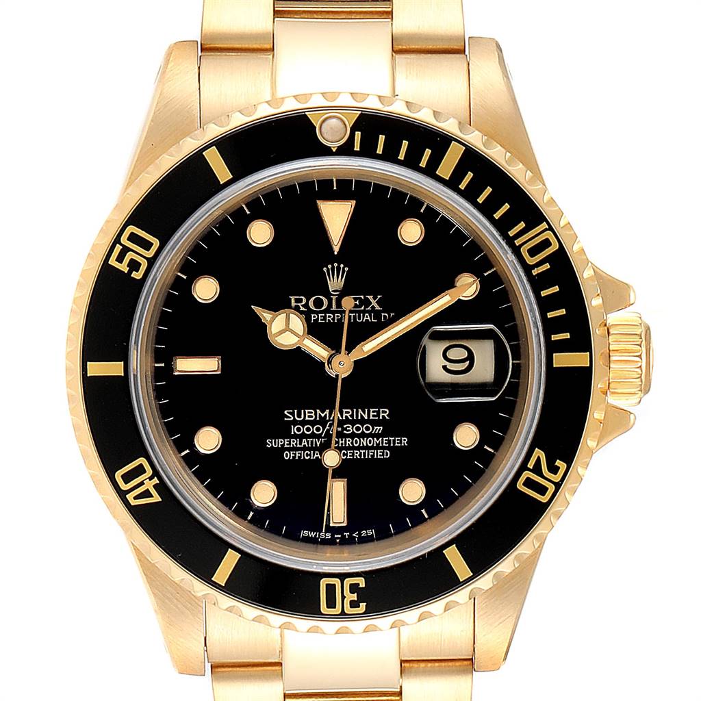 The image shows a frontal view of a Rolex Submariner 16618 Men
s Yellow Gold Black Dial 16618 Men
s Yellow Gold Black Dial watch, highlighting its dial, bezel, and bracelet.