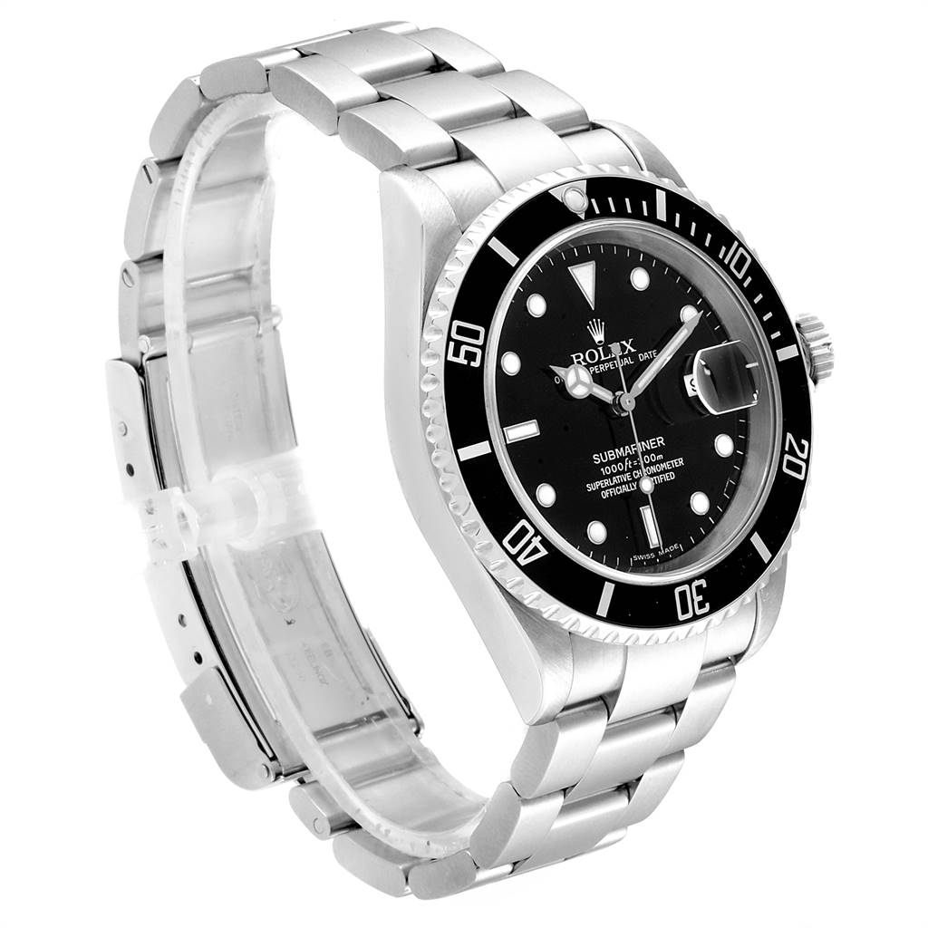 The image shows a side angle of a Rolex Submariner 16610 Men
s Stainless Steel Black Dial 16610 Men
s Stainless Steel Black Dial watch, highlighting its bracelet, bezel, and dial.