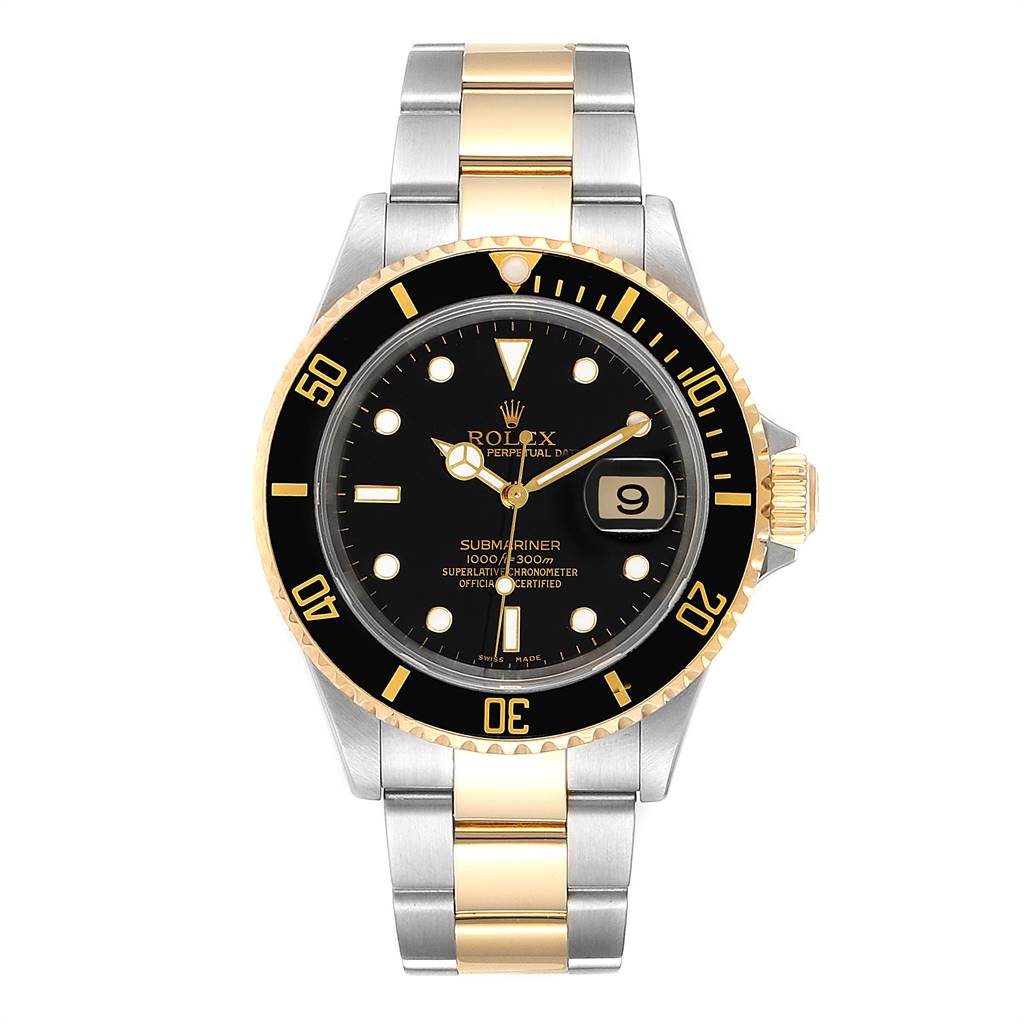 The image shows a front view of a Rolex Submariner 16613 Men
s Steel and Gold (two tone) Black Dial 16613 Men
s Steel and Gold (two tone) Black Dial watch, highlighting its dial, bezel, and two-tone bracelet.