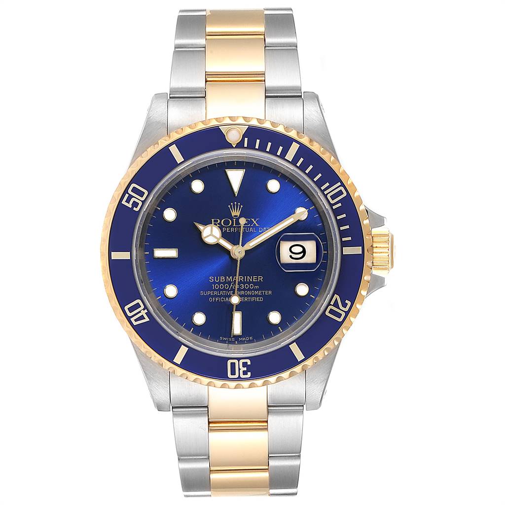 The image shows a frontal view of the Rolex Submariner 16613 Men
s Steel and Gold (two tone) Blue Dial 16613 Men
s Steel and Gold (two tone) Blue Dial, including the bezel, dial, hands, and metal bracelet.