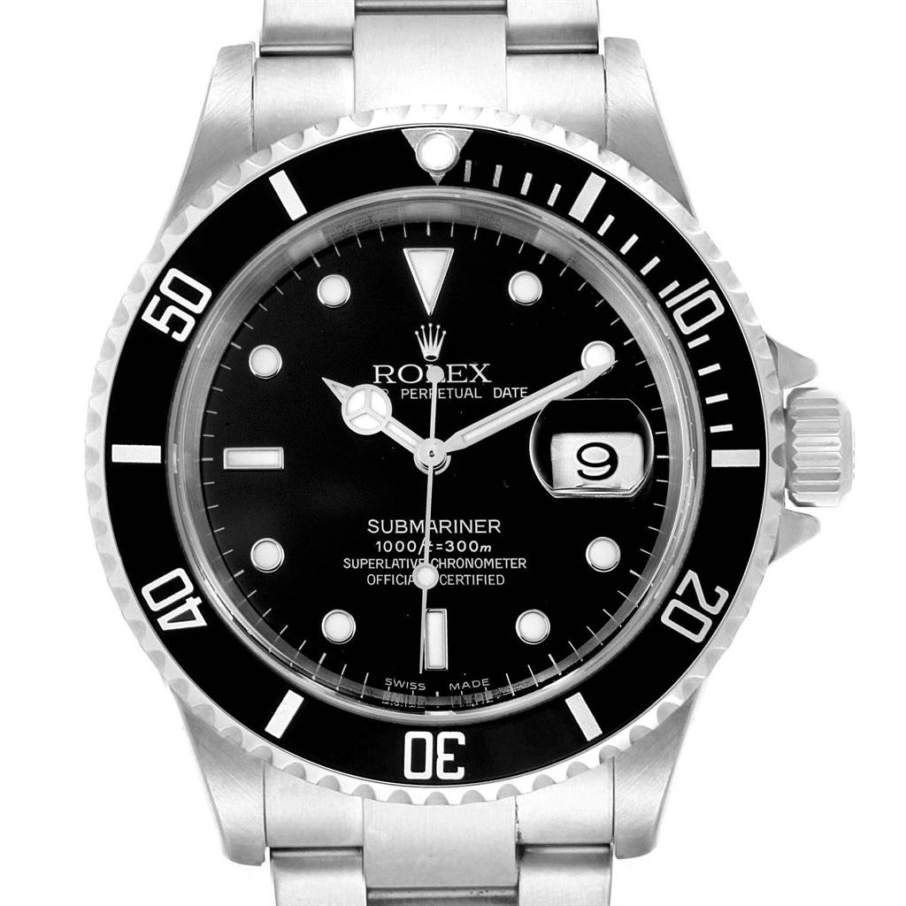 The image shows a front view of the Rolex Submariner 16610 Men
s Stainless Steel Black Dial 16610 Men
s Stainless Steel Black Dial watch, highlighting its black dial, bezel, and stainless steel bracelet.