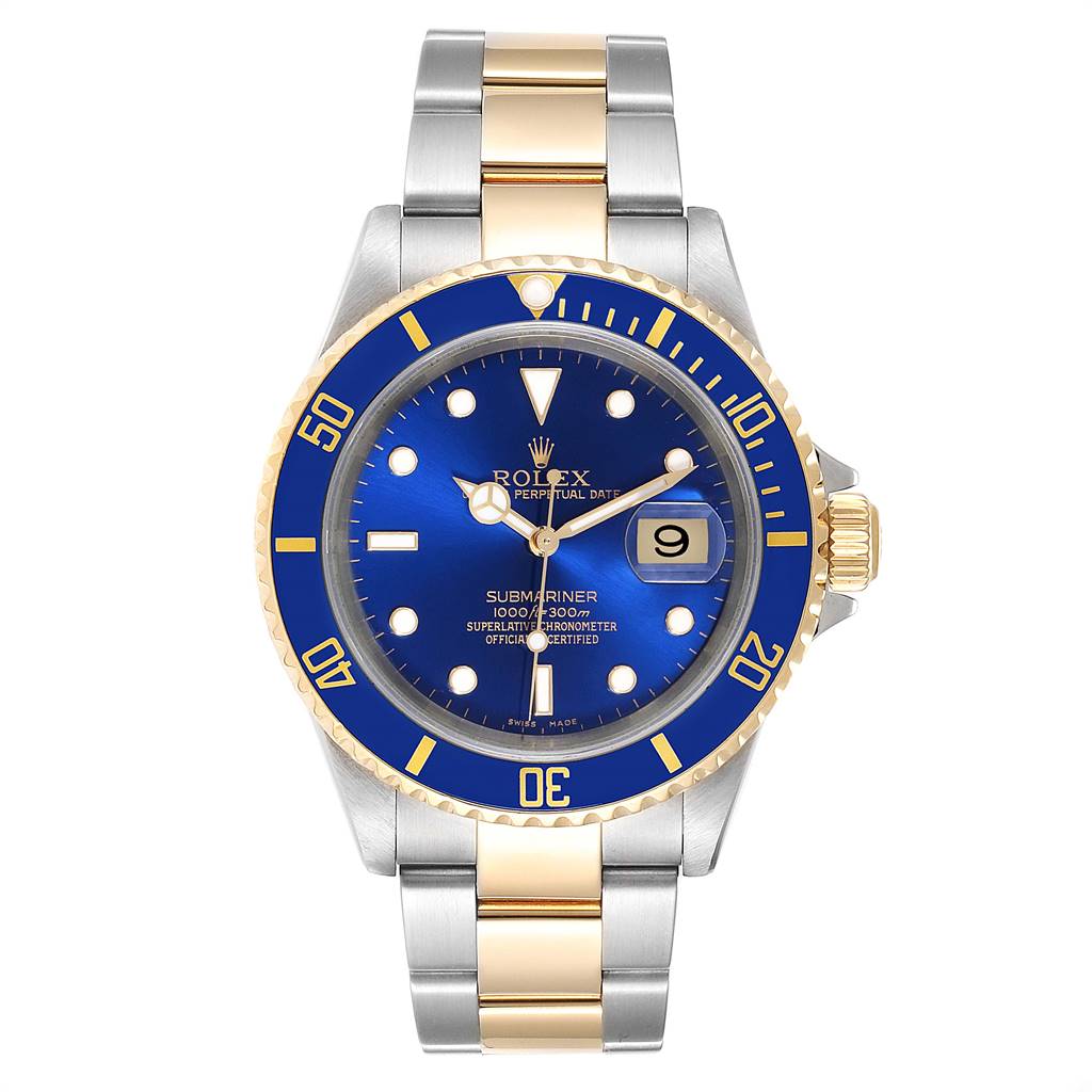 The image shows a front view of the Rolex Submariner 16613 Men
s Steel and Gold (two tone) Blue Dial 16613 Men
s Steel and Gold (two tone) Blue Dial watch, highlighting its blue dial, gold accents, and two-tone bracelet.
