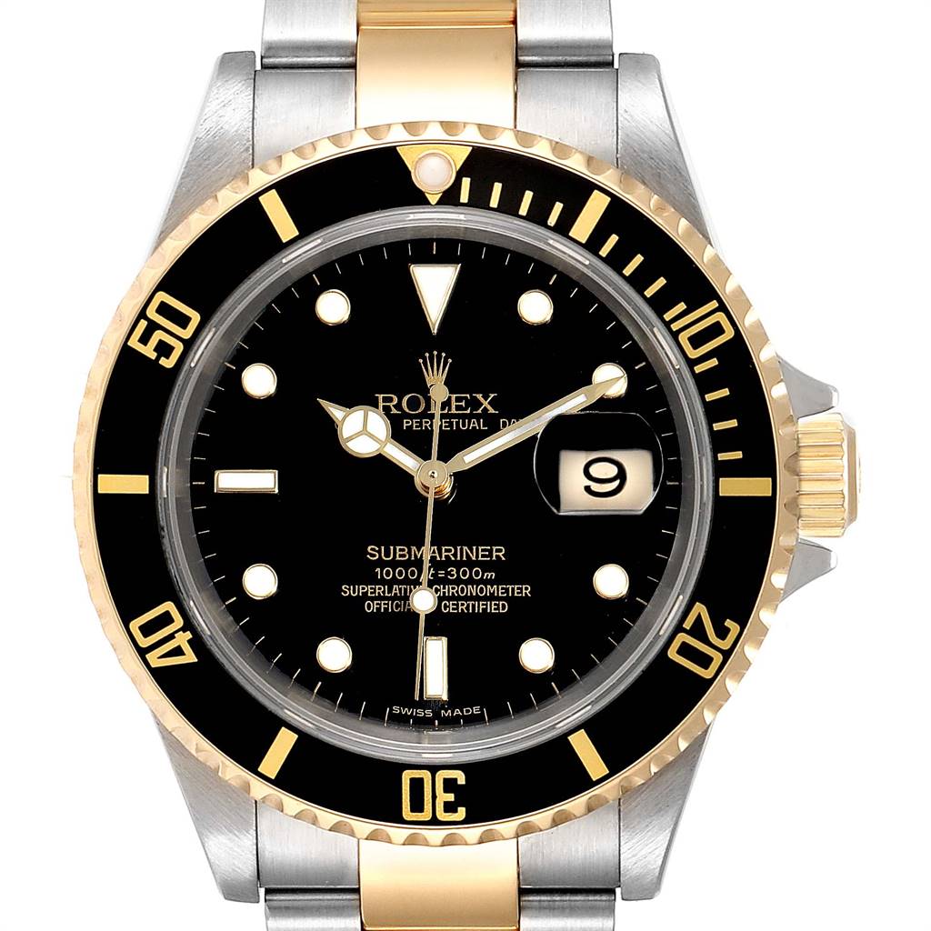 The image shows a Rolex Submariner 16613 Men
s Steel and Gold (two tone) Black Dial 16613 Men
s Steel and Gold (two tone) Black Dial watch front-facing, highlighting the bezel, dial, date window, and two-tone bracelet.