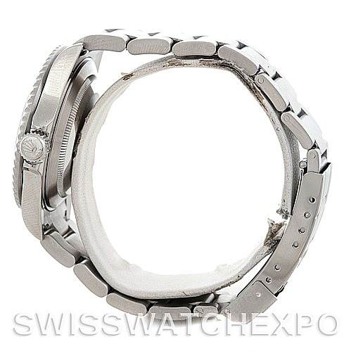 This side view image shows the band and side profile of the Rolex Submariner 16610 Men
s Stainless Steel Black Dial 16610 Men
s Stainless Steel Black Dial, highlighting its bezel and links.