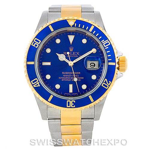 The image shows a frontal view of the Rolex Submariner 16613 Men
s Steel and Gold (two tone) Blue Dial 16613 Men
s Steel and Gold (two tone) Blue Dial watch, displaying its blue dial, two-tone bracelet, and date window at 3 o
clock.